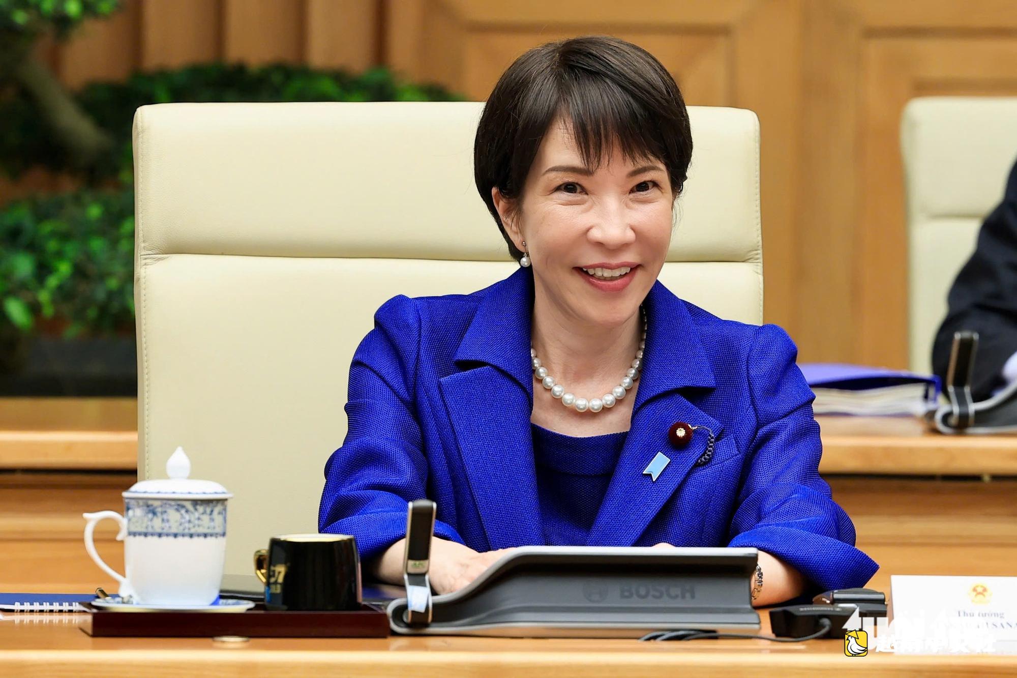 日本首相高市早苗在政府總部正式歡迎儀式