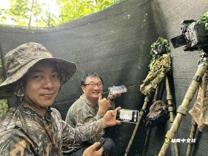 '臥薪嚐膽'：深入森林拍攝珍稀鳥類