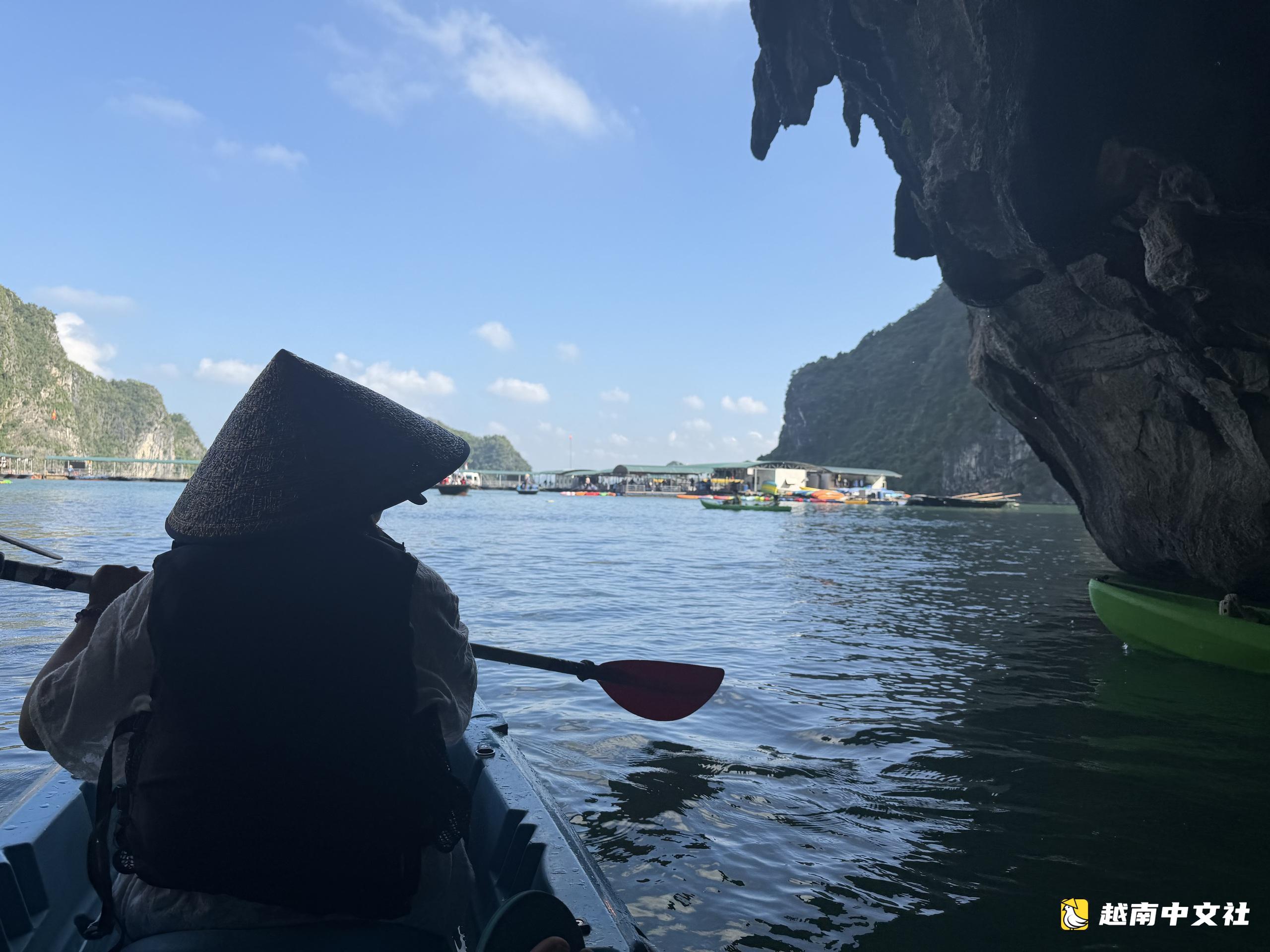 4·30至5·1假期:劃皮划艇,穿過岩石洞穴探索下龍灣