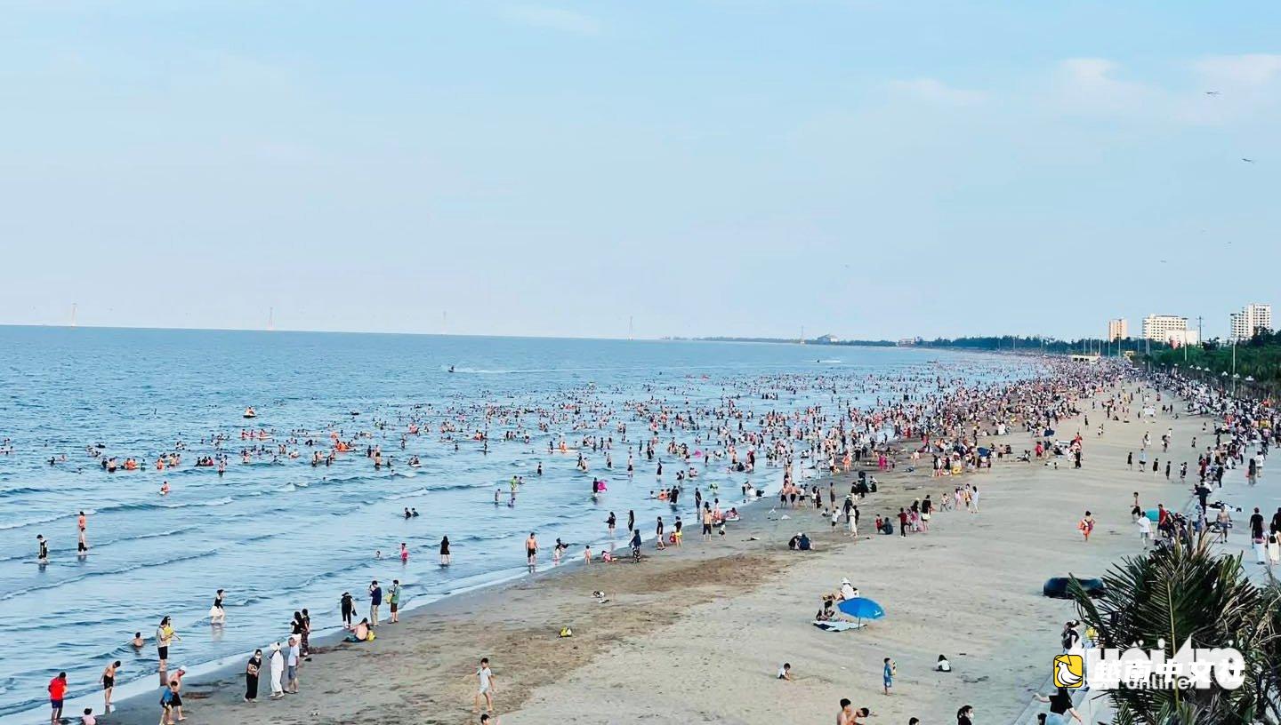 節日期間多地旅遊火爆，收入數千億越南盾