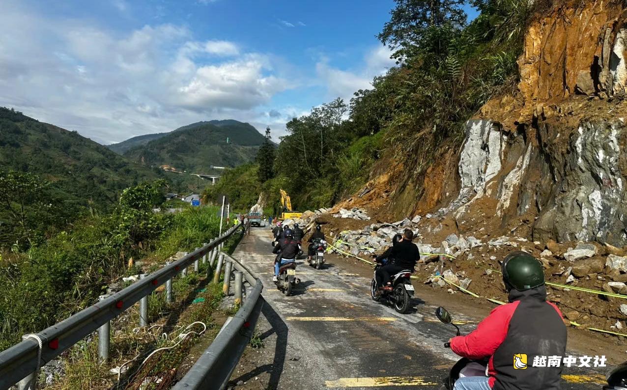通往沙巴的道路在凌晨山體滑坡後基本恢復通車