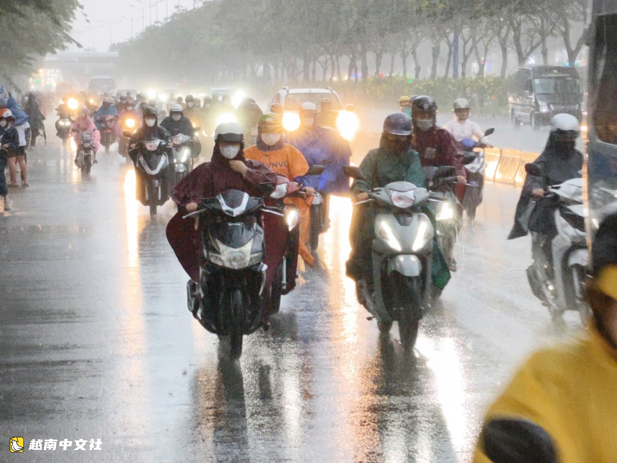 胡志明市將出現特大雷陣雨,降雨量可能達80毫米