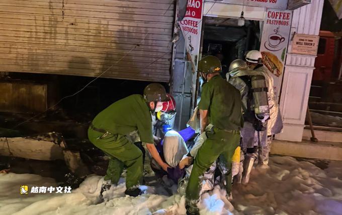 越南河內古街粥店深夜起火,4人獲救