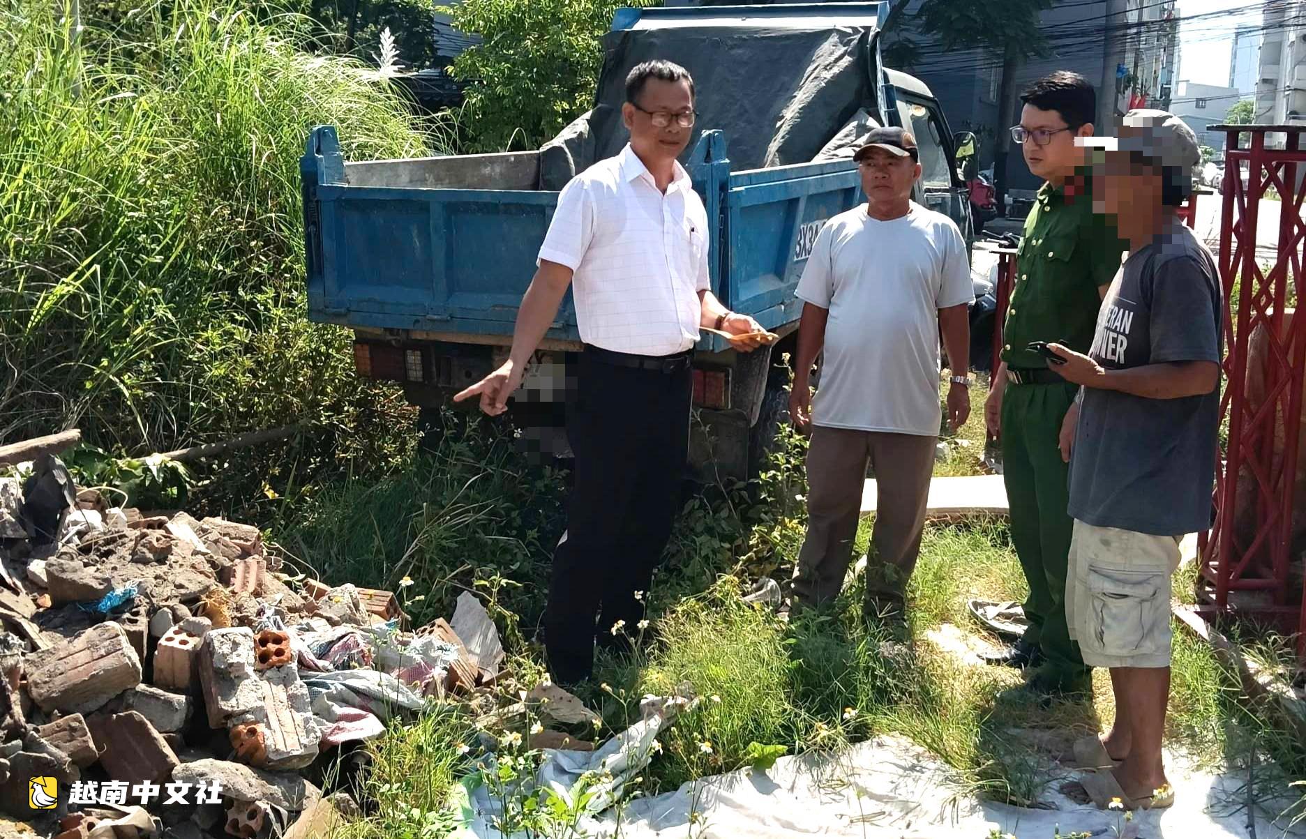 越南山茶坊司機亂倒建築廢料和垃圾被扣留車輛