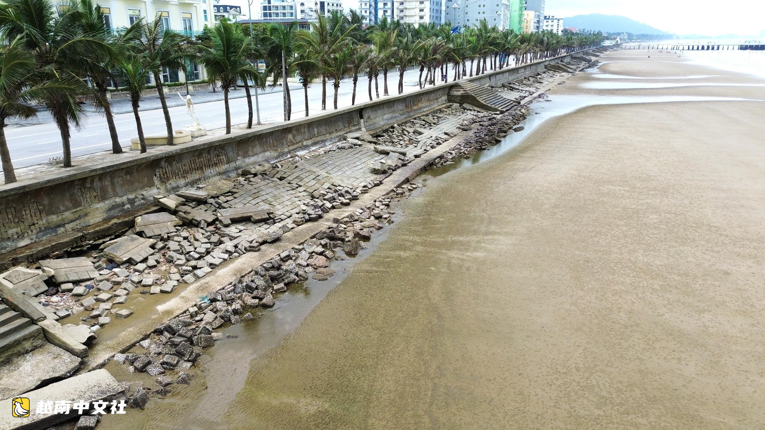 越南海進海灘驚現鋒利鐵樁,威脅遊客安全
