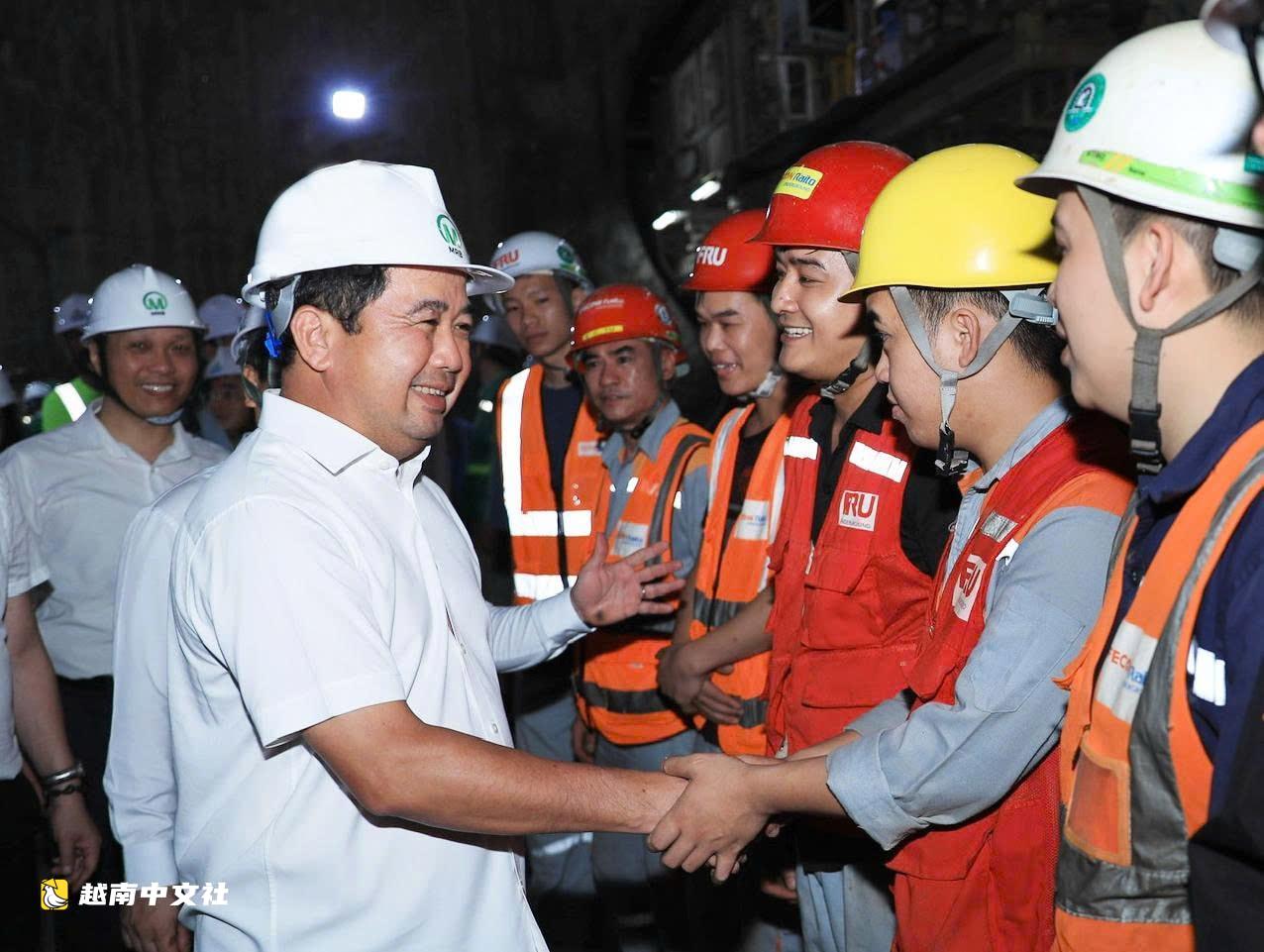 越南河內市委書記視察Nhổn-河內站地鐵地下段,要求2027年完工