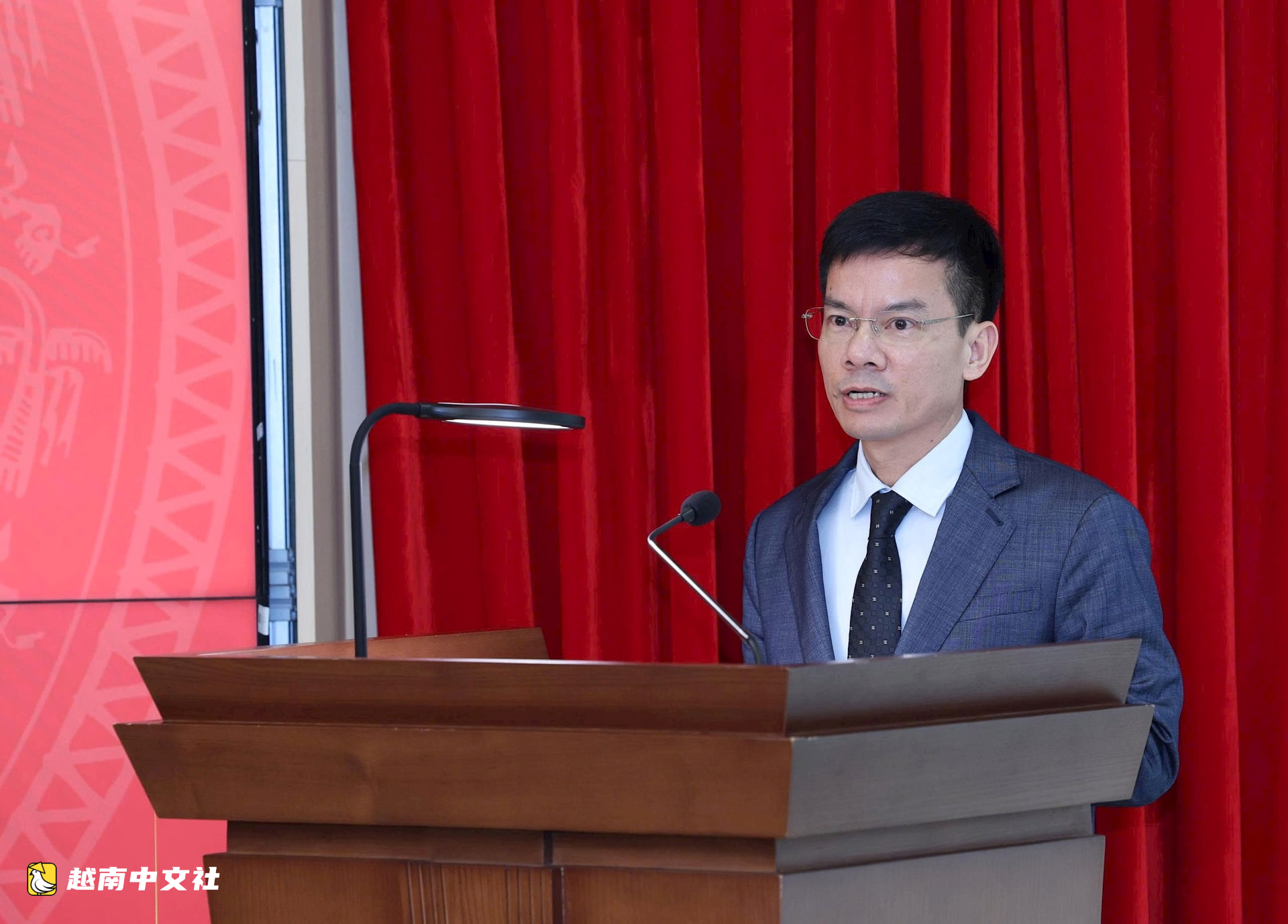 越南河內市人民委員會副主席杜英俊和裴維強被任命