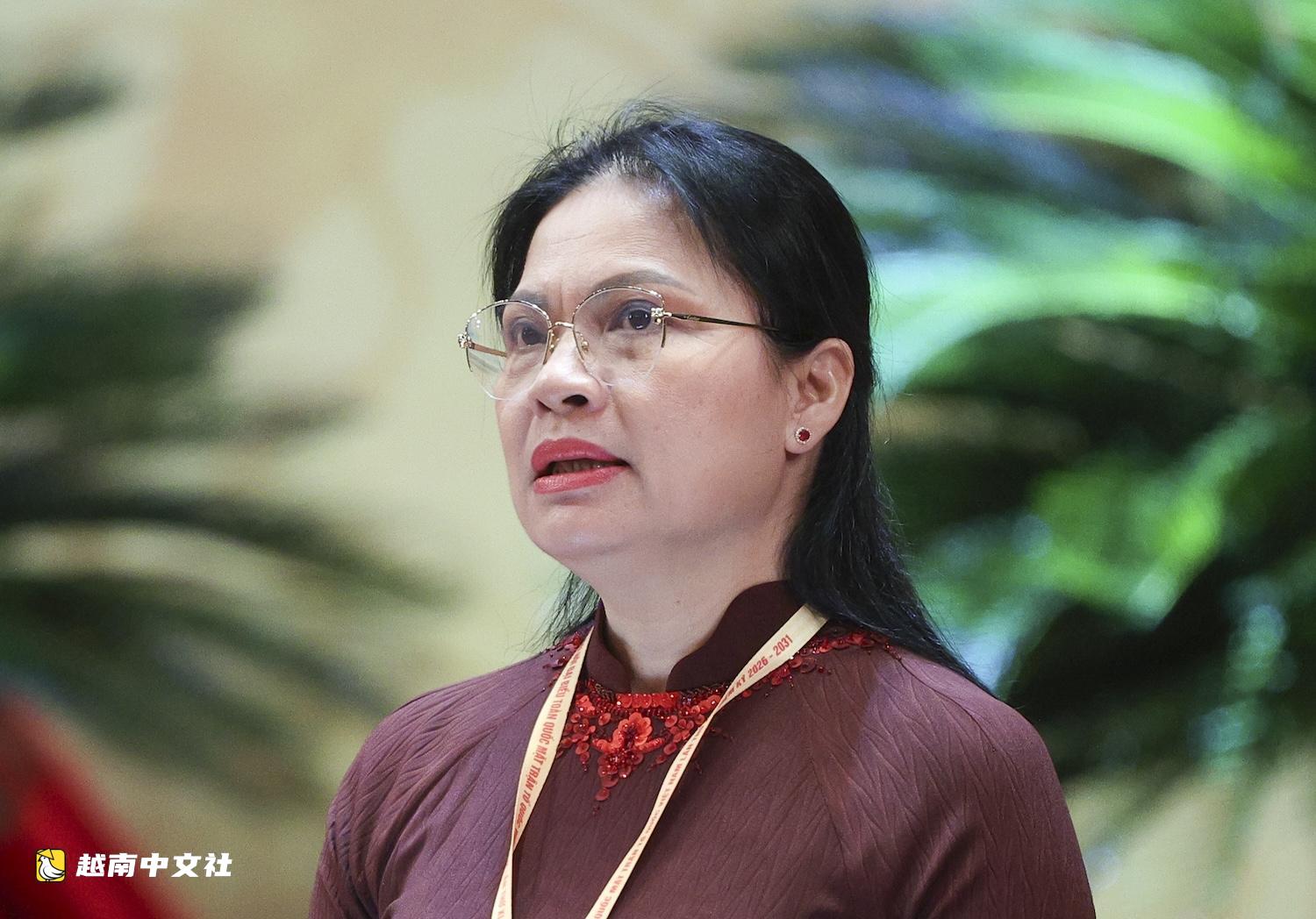 越南河氏娥:各級祖國陣線在合併後運作日益高效,貼近基層