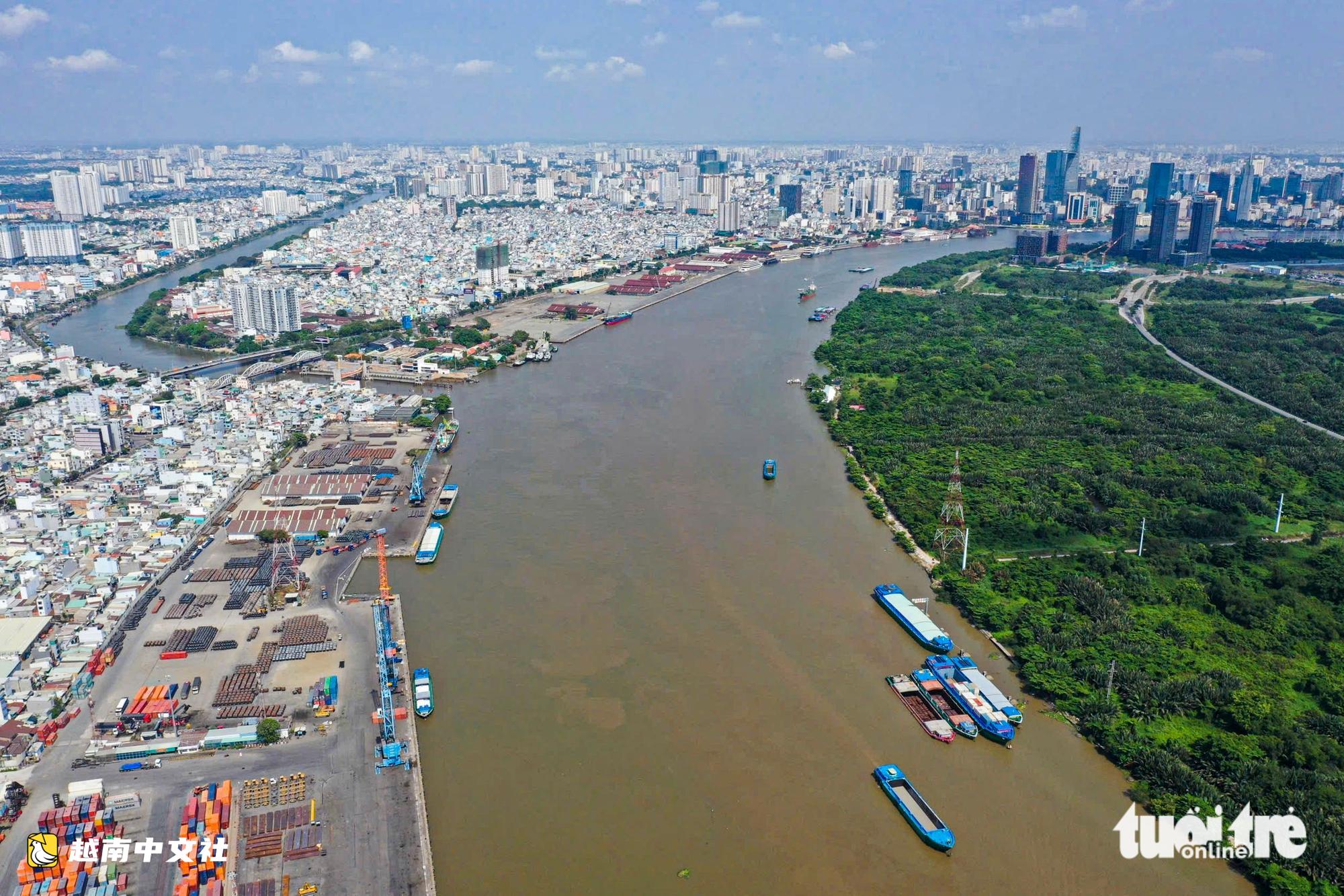 越南西貢河千億步行橋施工現場全景:力爭9月2日完工