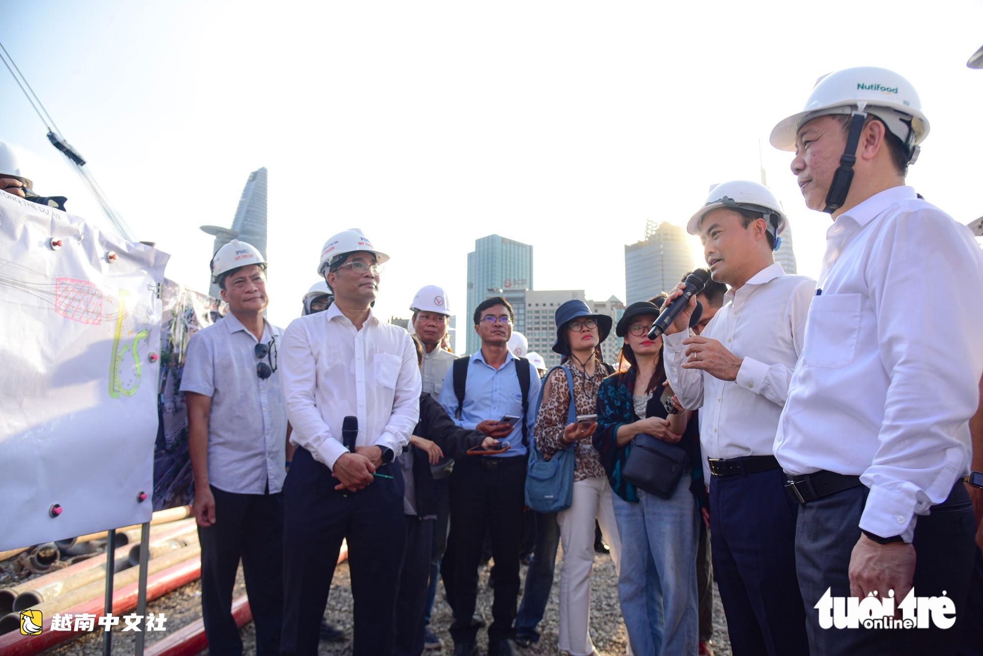 越南西貢河千億步行橋施工現場全景:力爭9月2日完工