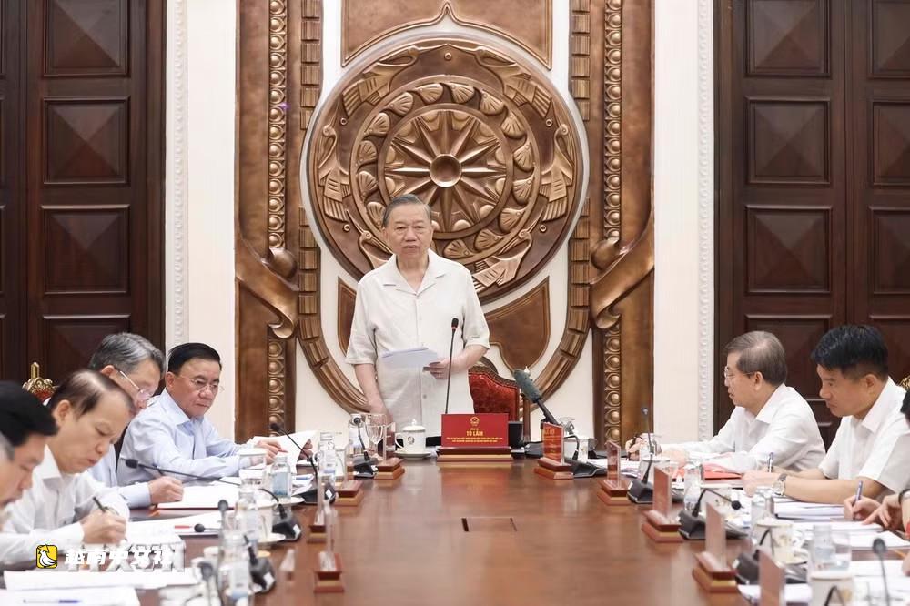 越共總書記、國家主席蘇林:完善中央指導委員會關於制度和法律的機構