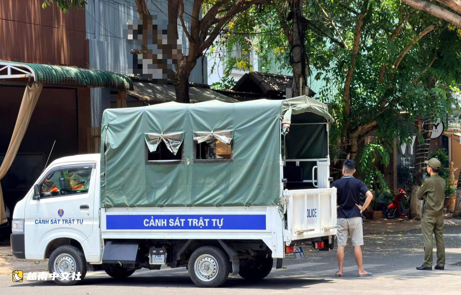 越南男子持刀躲咖啡館兩天,揚言自殺