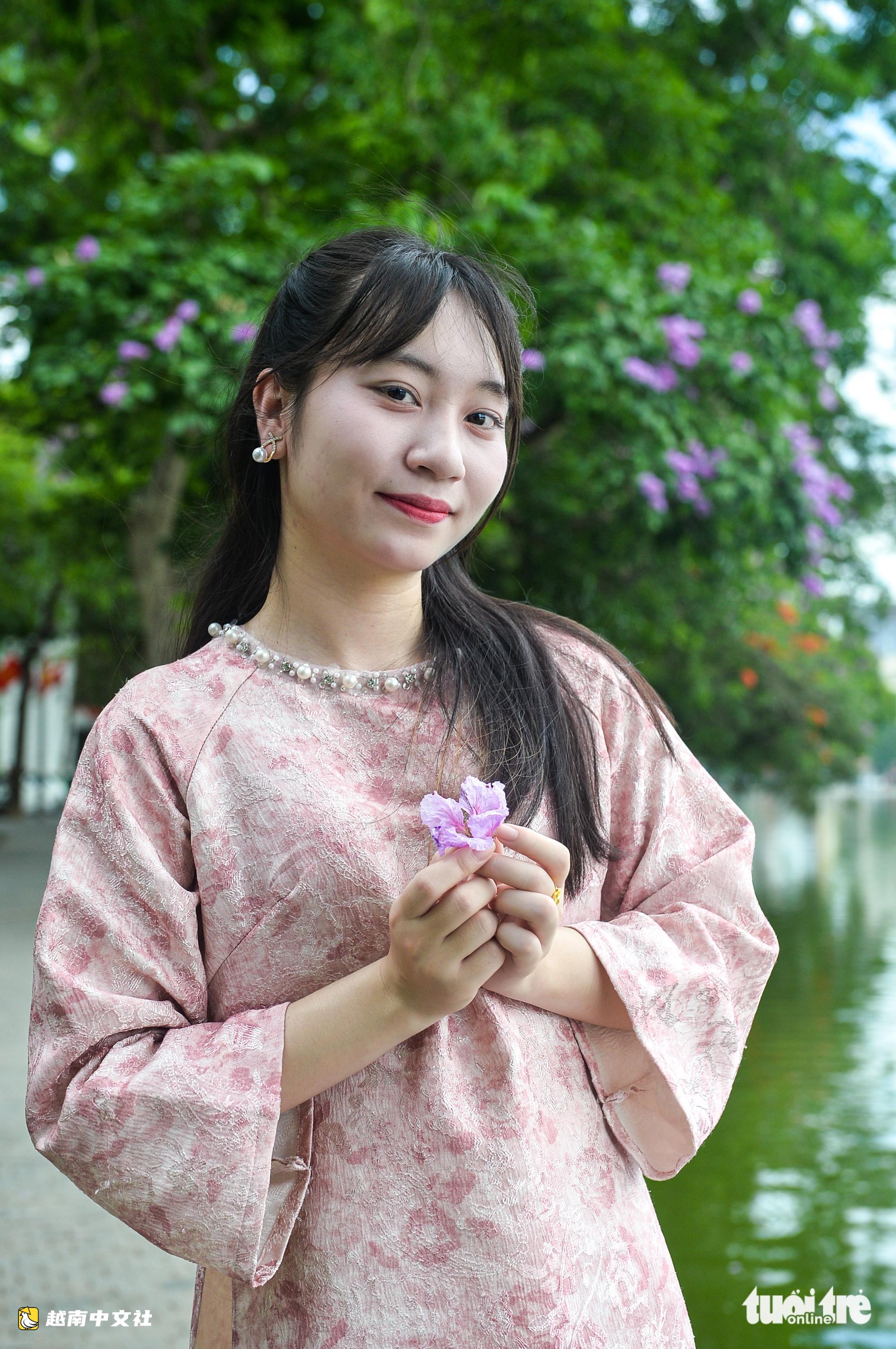 越南河內街頭紫薇花盛開
