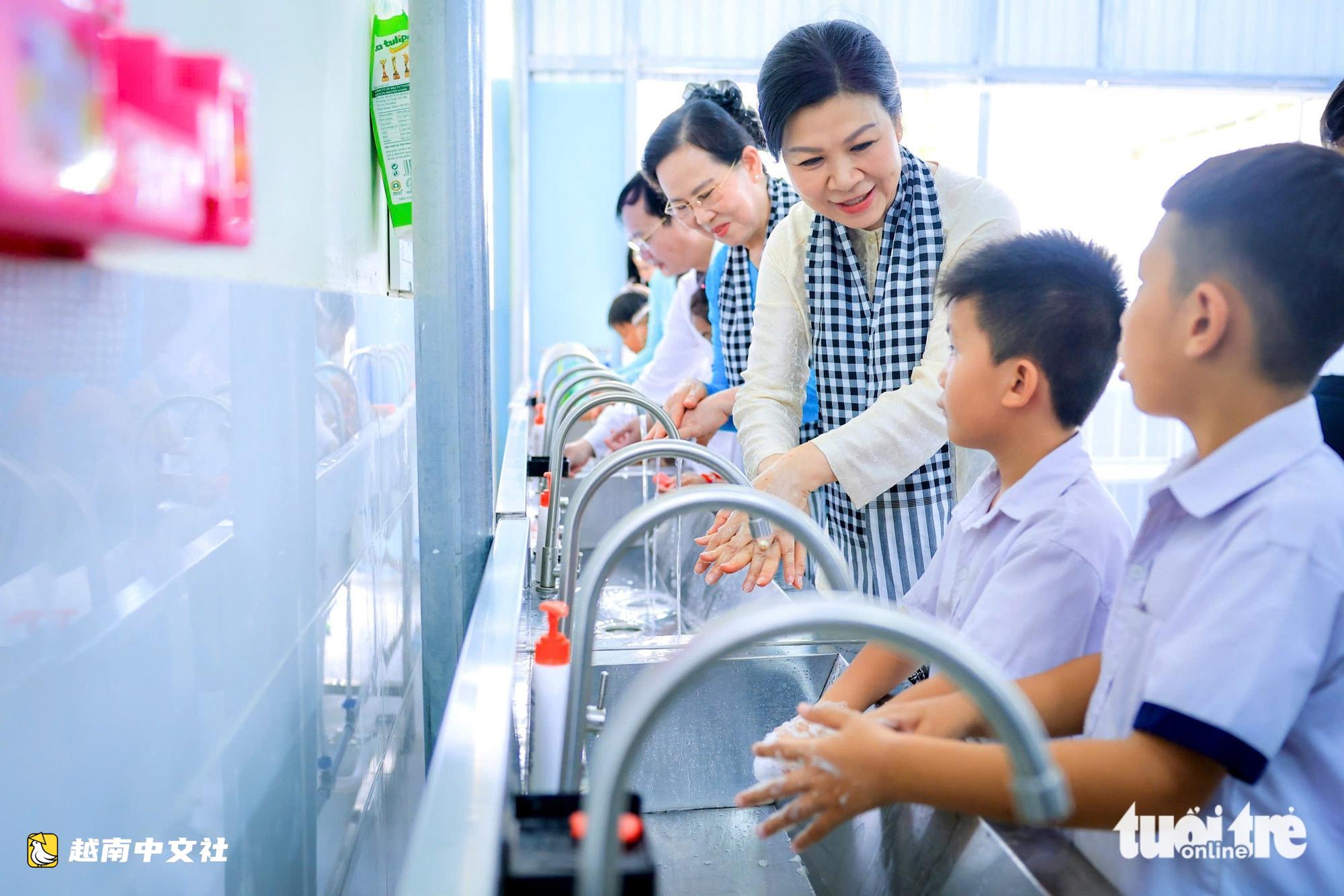 越南‘學校營養餐’助力貧困地區學子求學之路