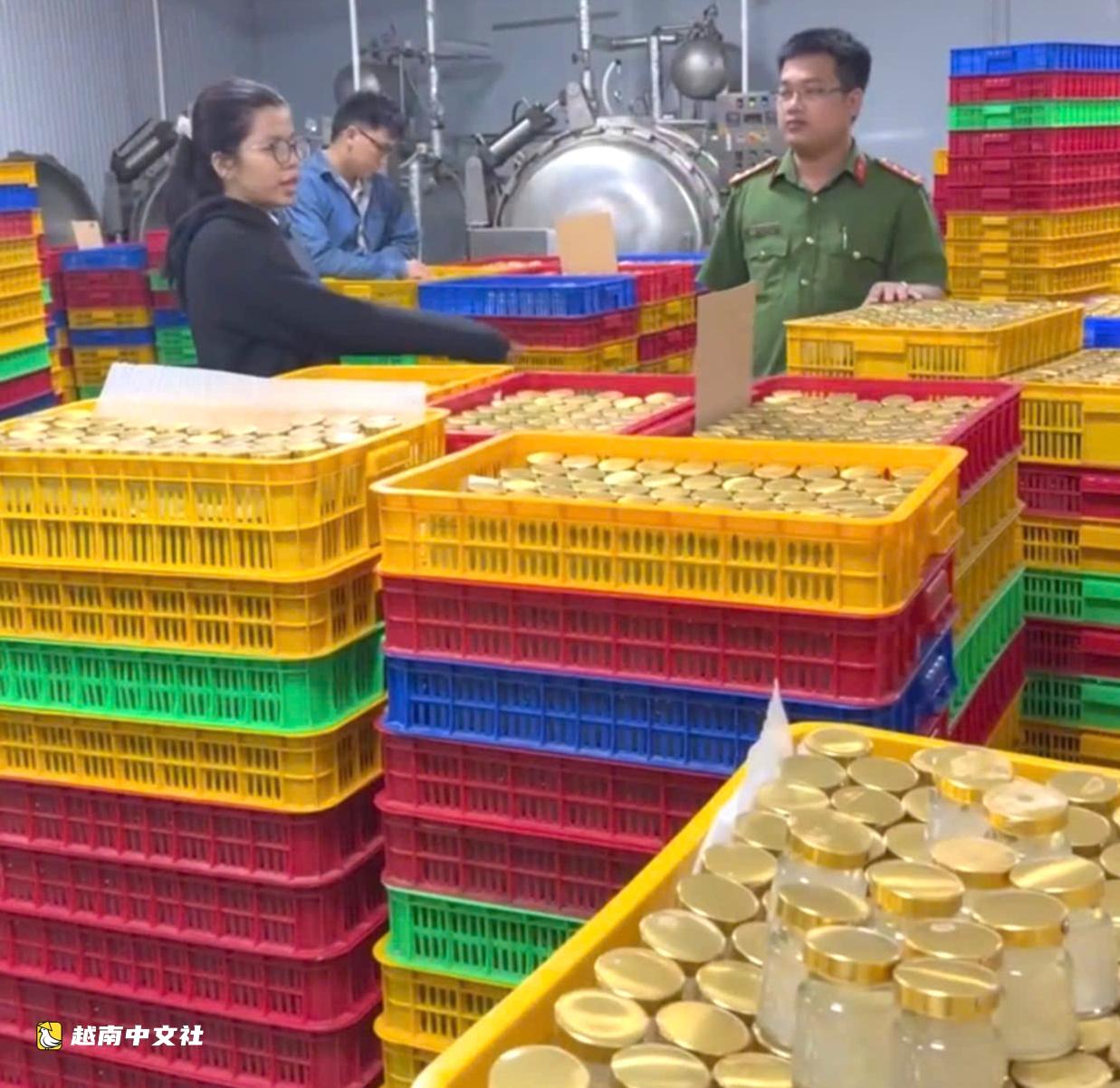 越南西寧省一家公司經理因通過網絡銷售超過40萬瓶假燕窩水及假燕窩產品被逮捕