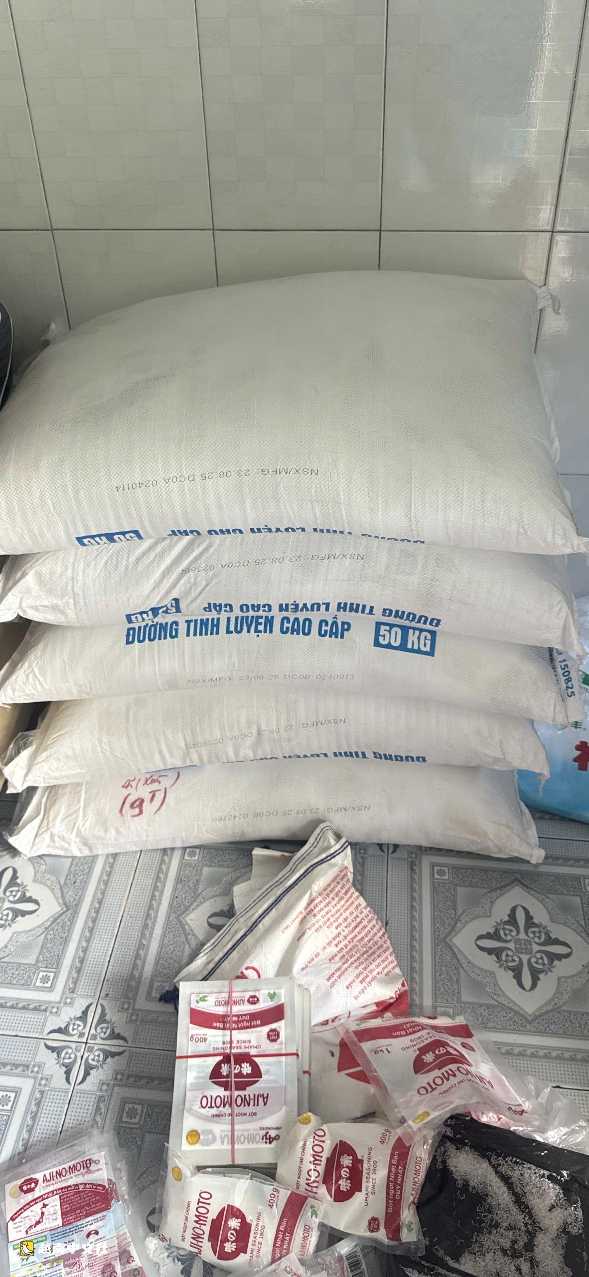 越南胡志明市警方破獲假冒味之素味精團伙,查獲數噸假貨
