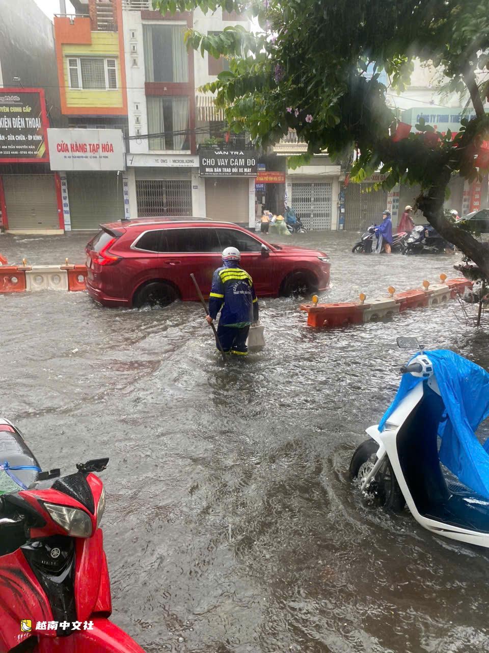 越南海防、廣寧省多地暴雨成河