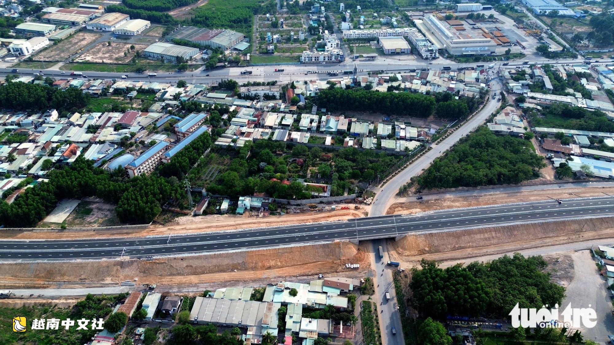 越南邊和-頭頓高速公路經過同奈市區段,司機應注意什麼?