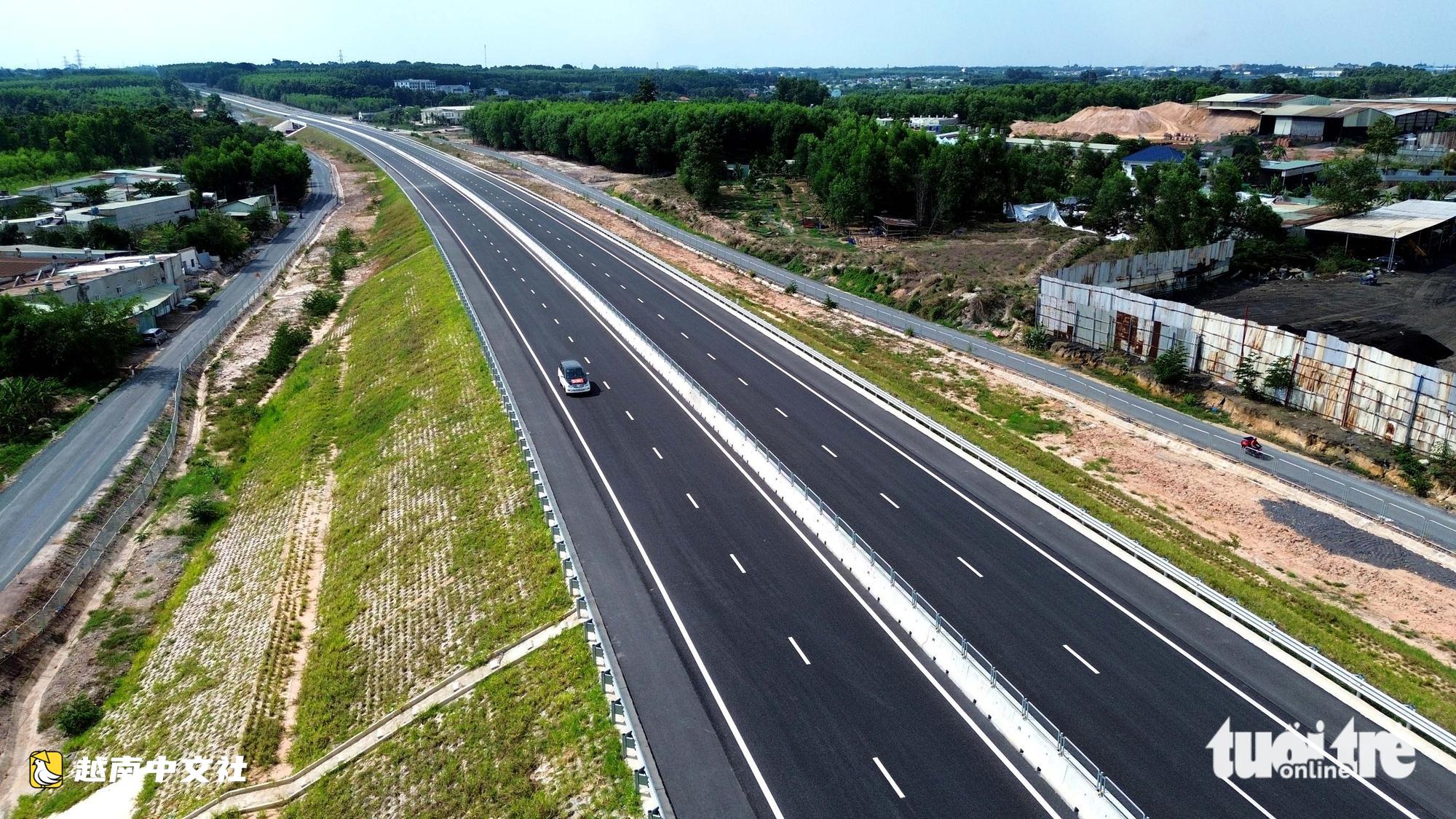 越南邊和-頭頓高速公路經過同奈市區段,司機應注意什麼?