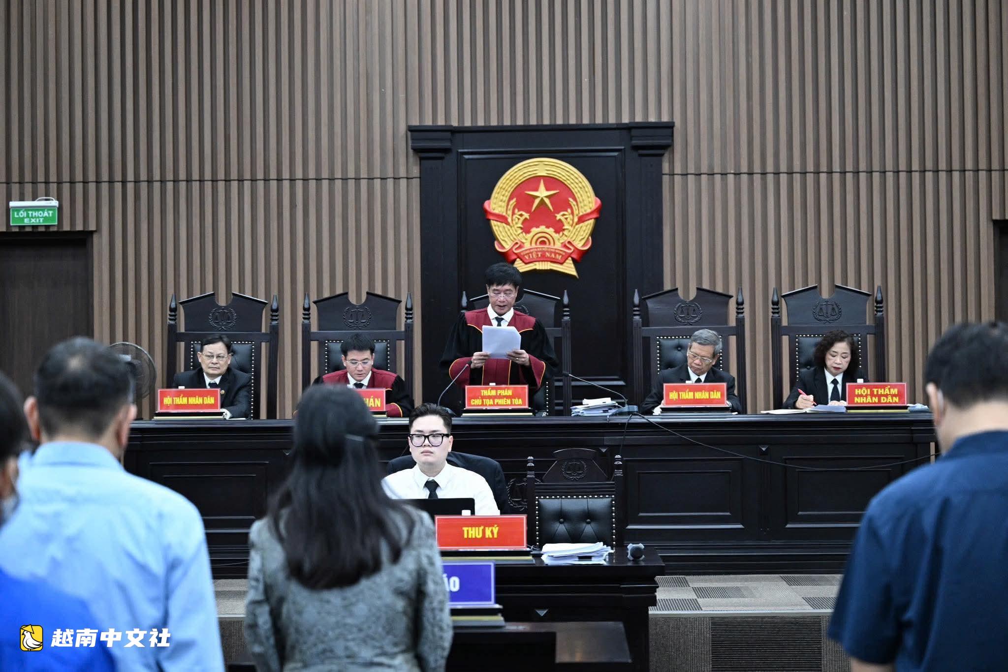越南前衛生部長阮氏金進出庭受審:兩家醫院停滯浪費8030億越南盾