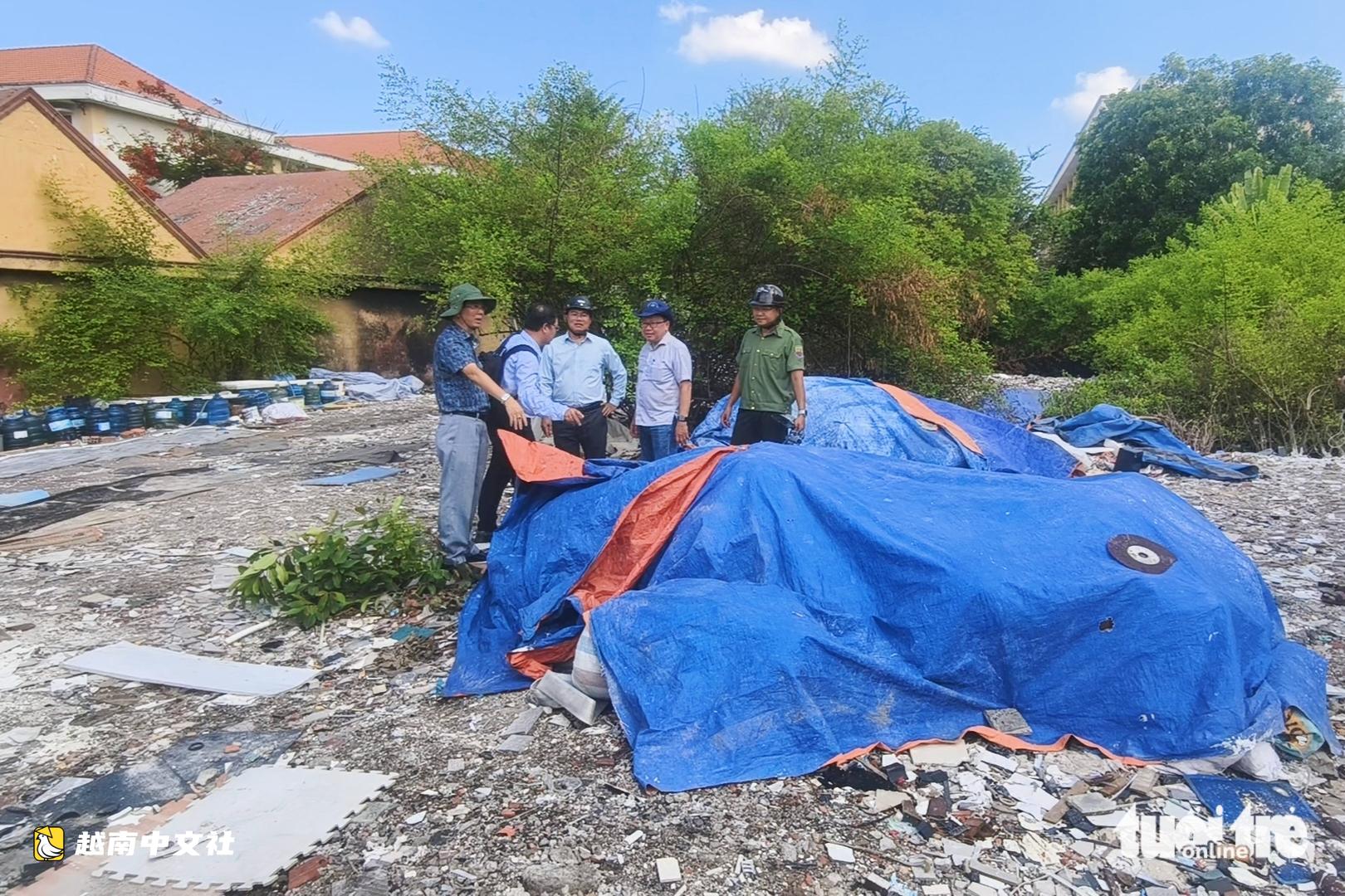 越南檢查處理平興和墓地旁垃圾堆問題 此前《青年報》曾報道