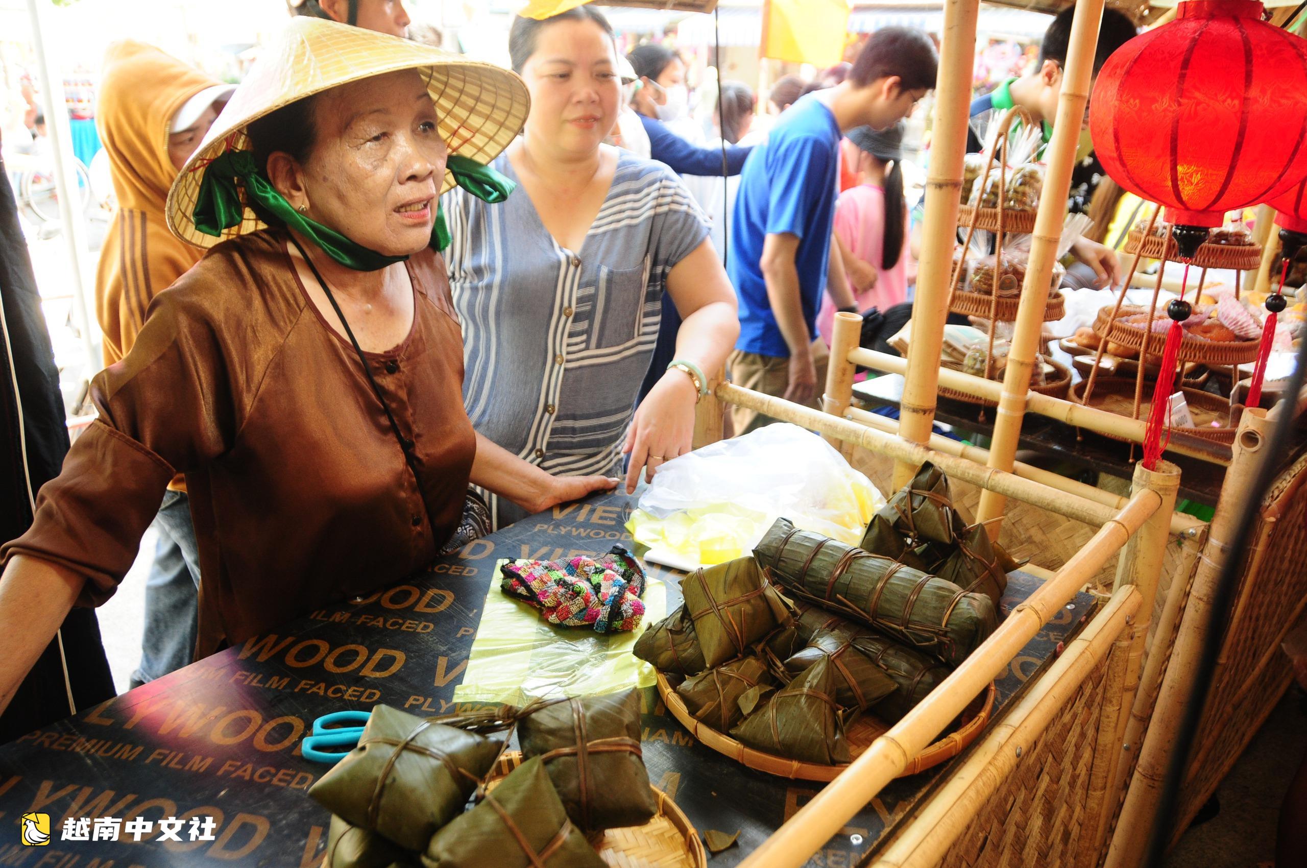 越南會安餅節首次亮相數十種廣南民間糕點
