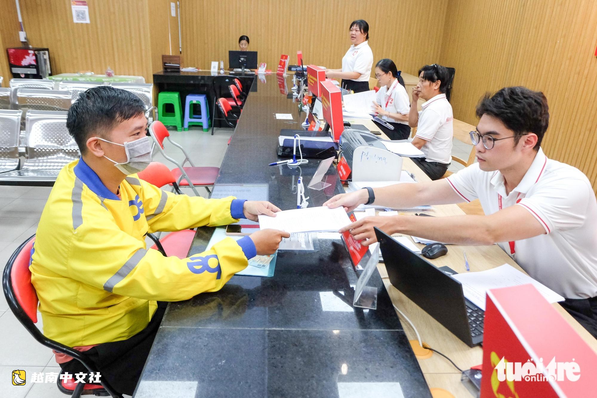 胡志明市明鳳坊實施兩級政府一週年:處理超過1.5萬份文件,無一份逾期