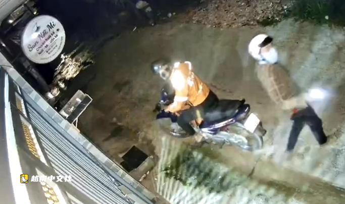 越南永祿社:迅速抓獲兩名撬門盜竊保險櫃的嫌疑人