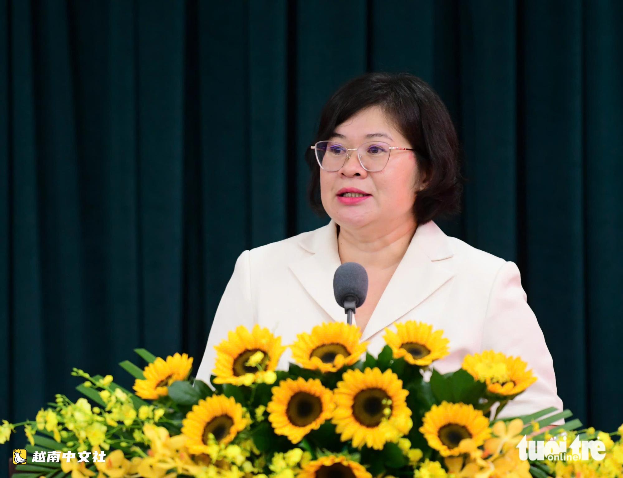 越南胡志明市市委召開兩級政府模式運行一年評估會議
