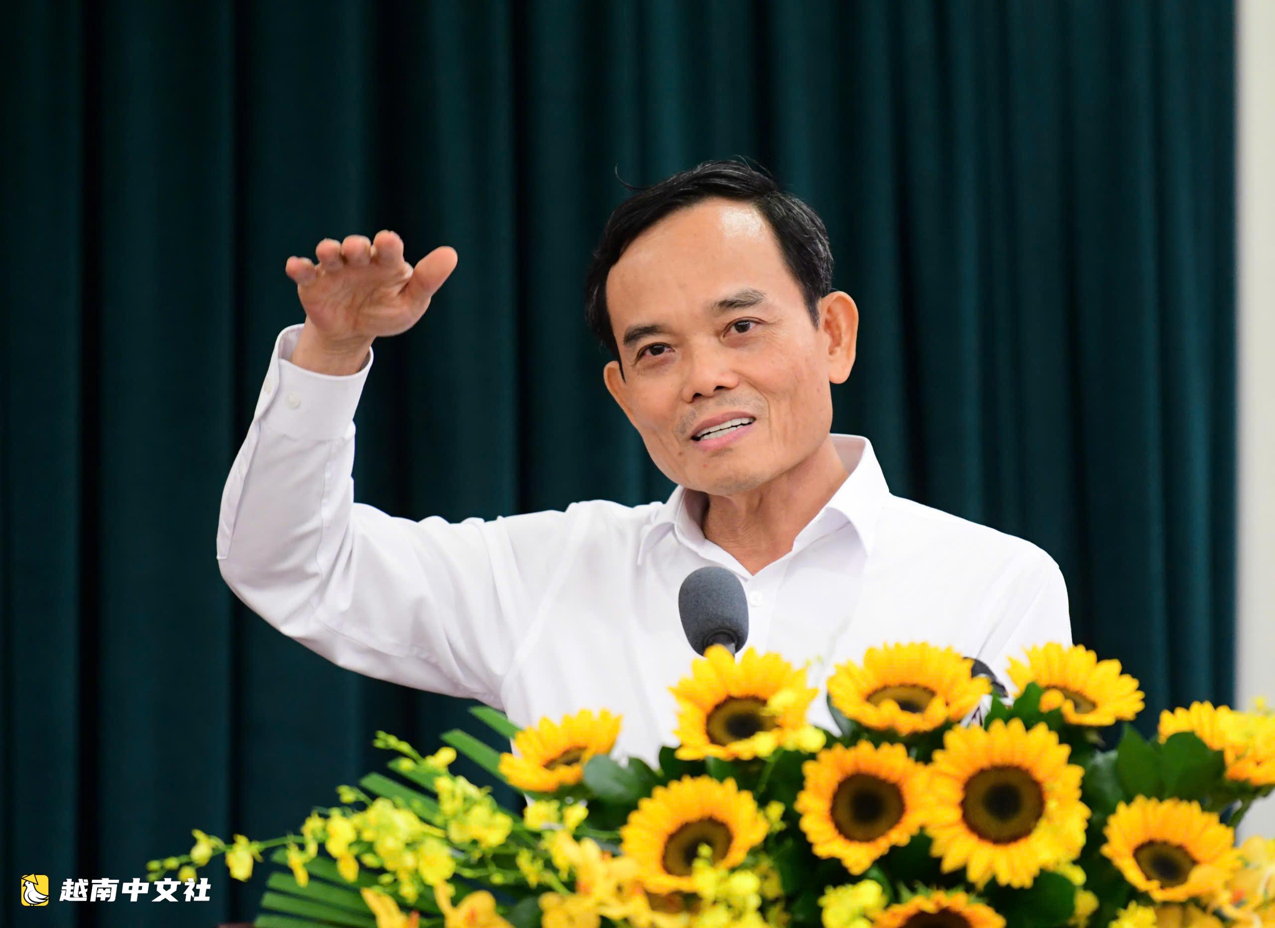 越南胡志明市市委書記陳流光:胡志明市鼓勵通過考試和考核為優秀人才進入系統騰出空間