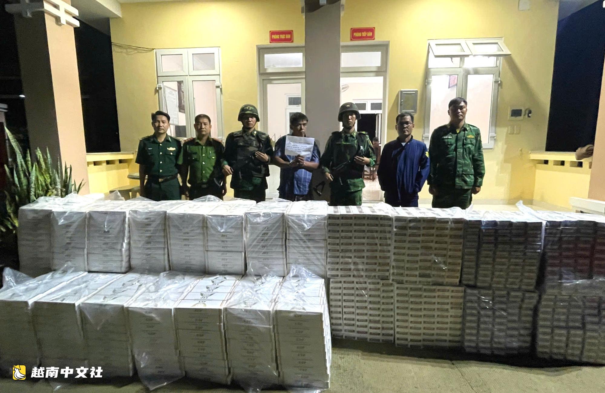 越南西寧省邊防部隊抓獲兩名從柬埔寨非法攜帶毒品入境人員