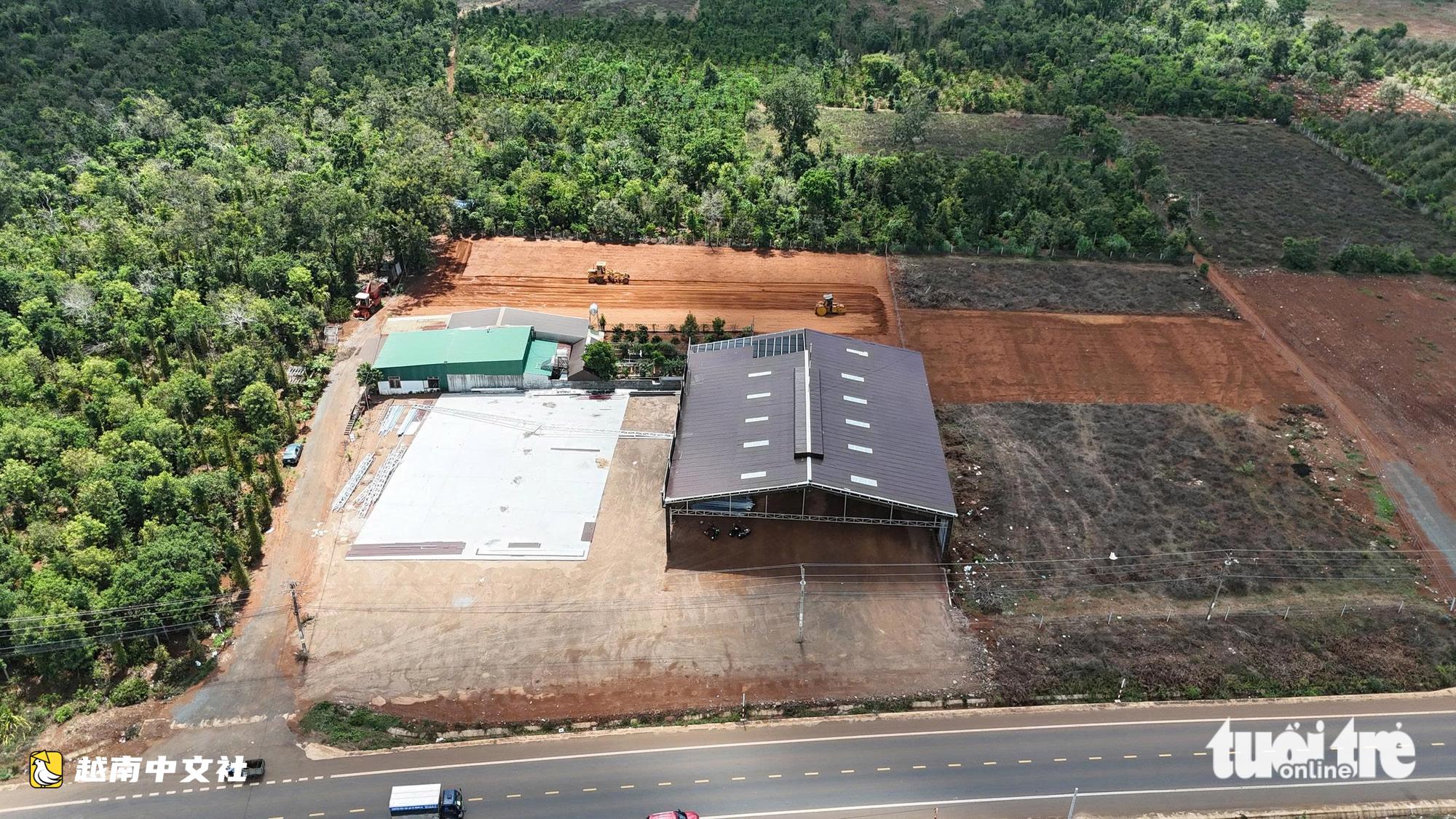越南一鄉成立工作組處理大量非法建設的榴蓮倉庫