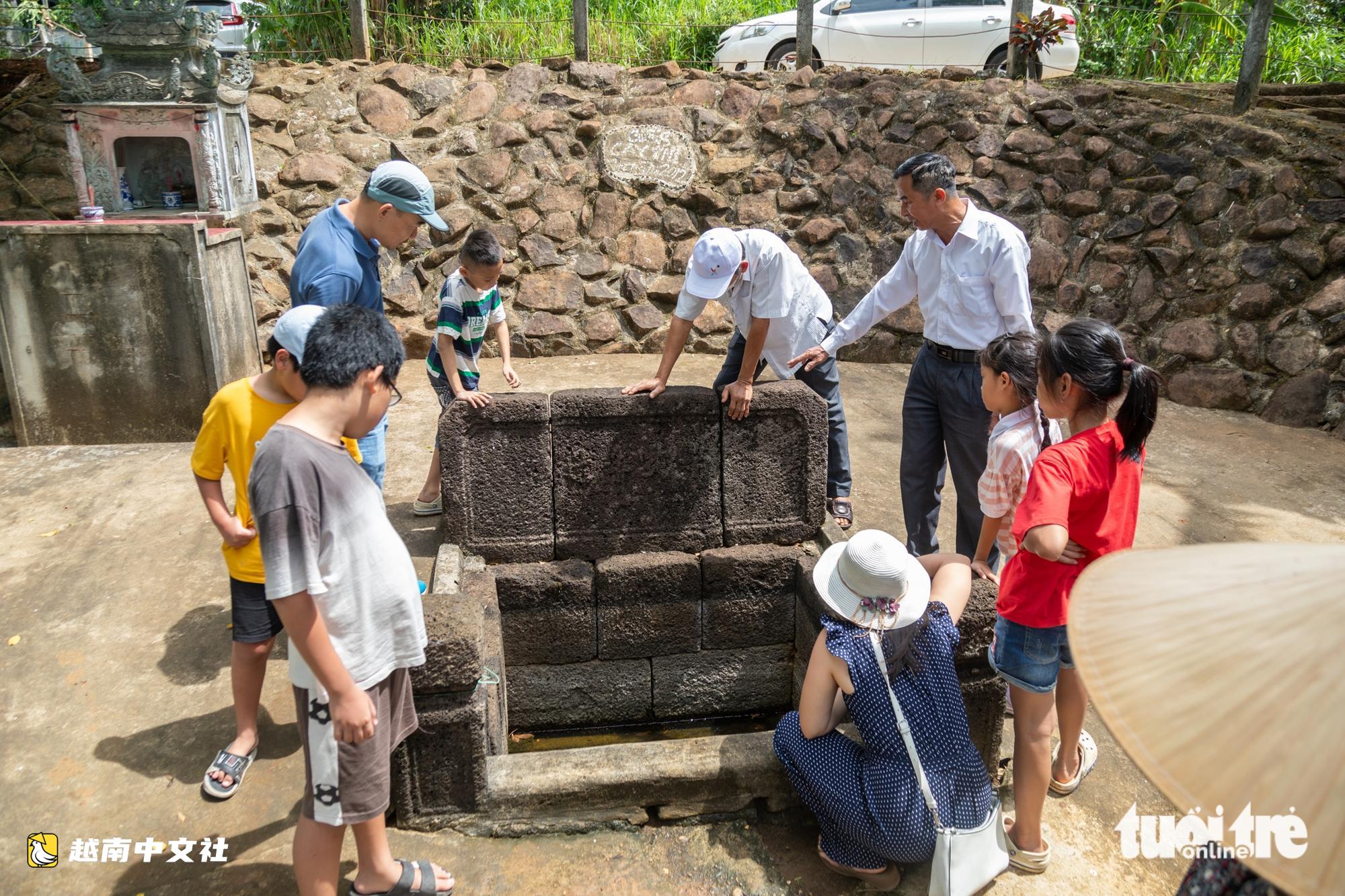 越南咸宜帝頒佈勤王詔書地的百年茶園