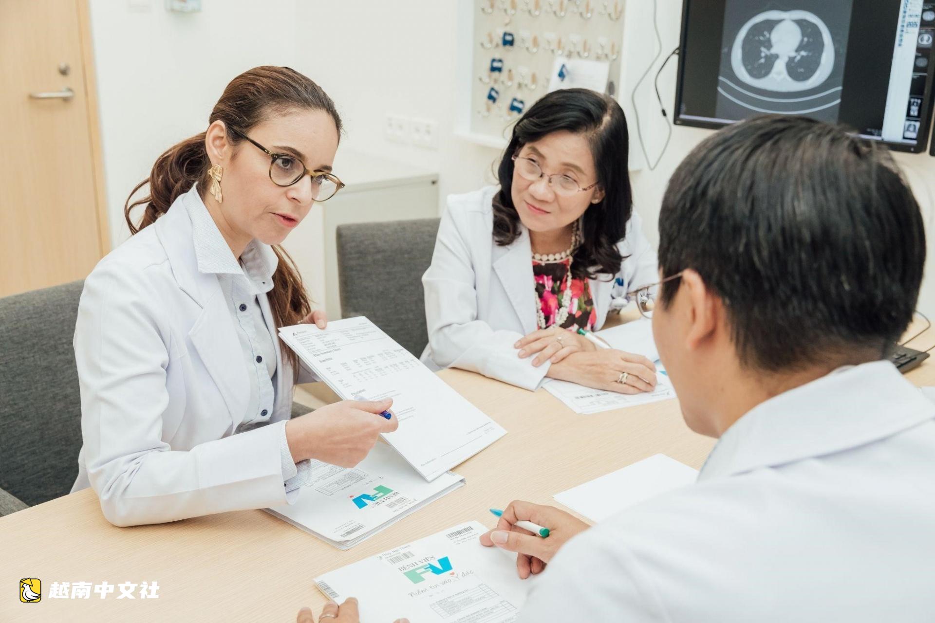 越南個性化肺癌治療:從基因技術到機器人手術