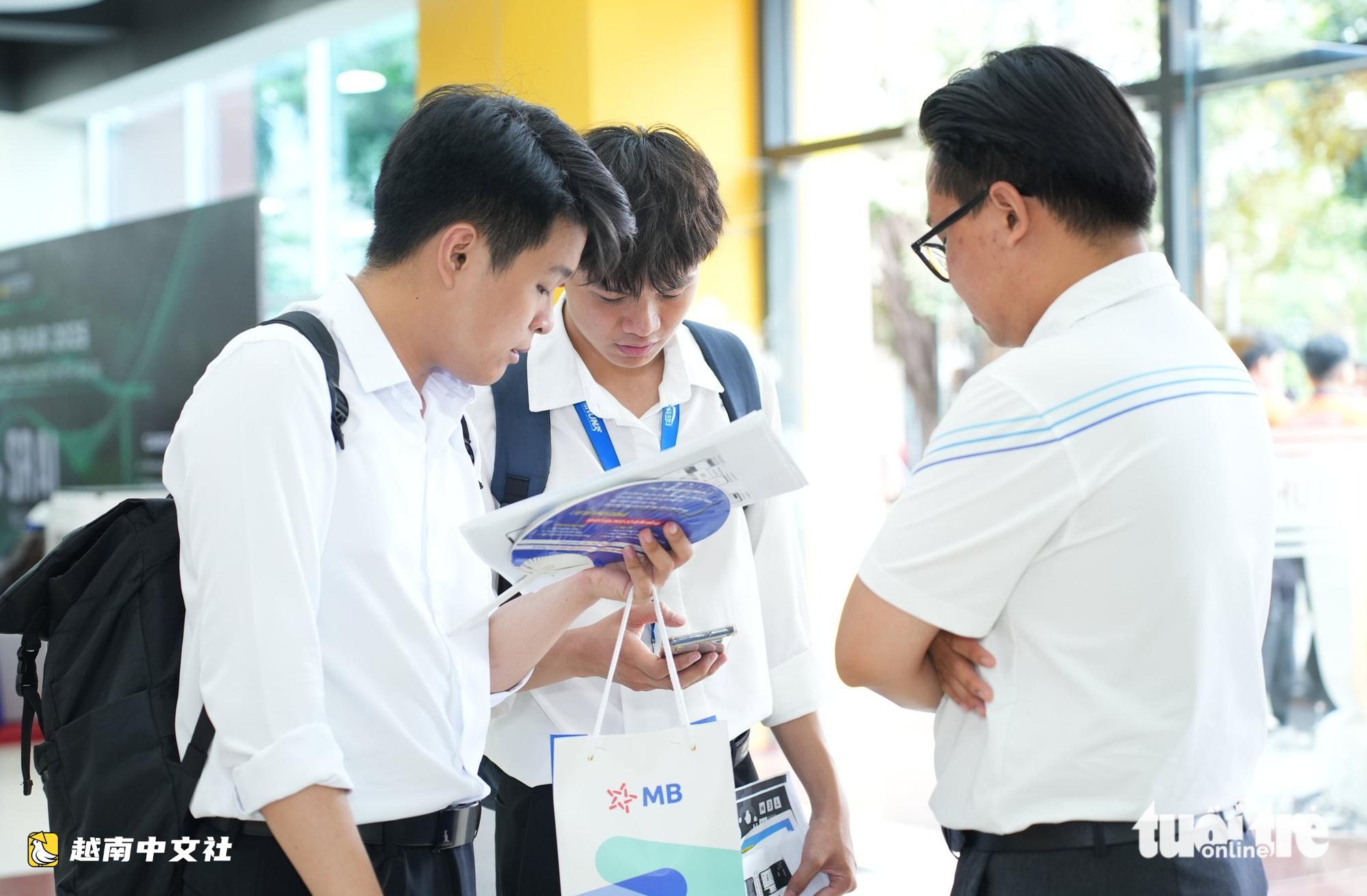 越南胡志明市前5個月:工業、貿易突破,公共投資資金到位率僅16%