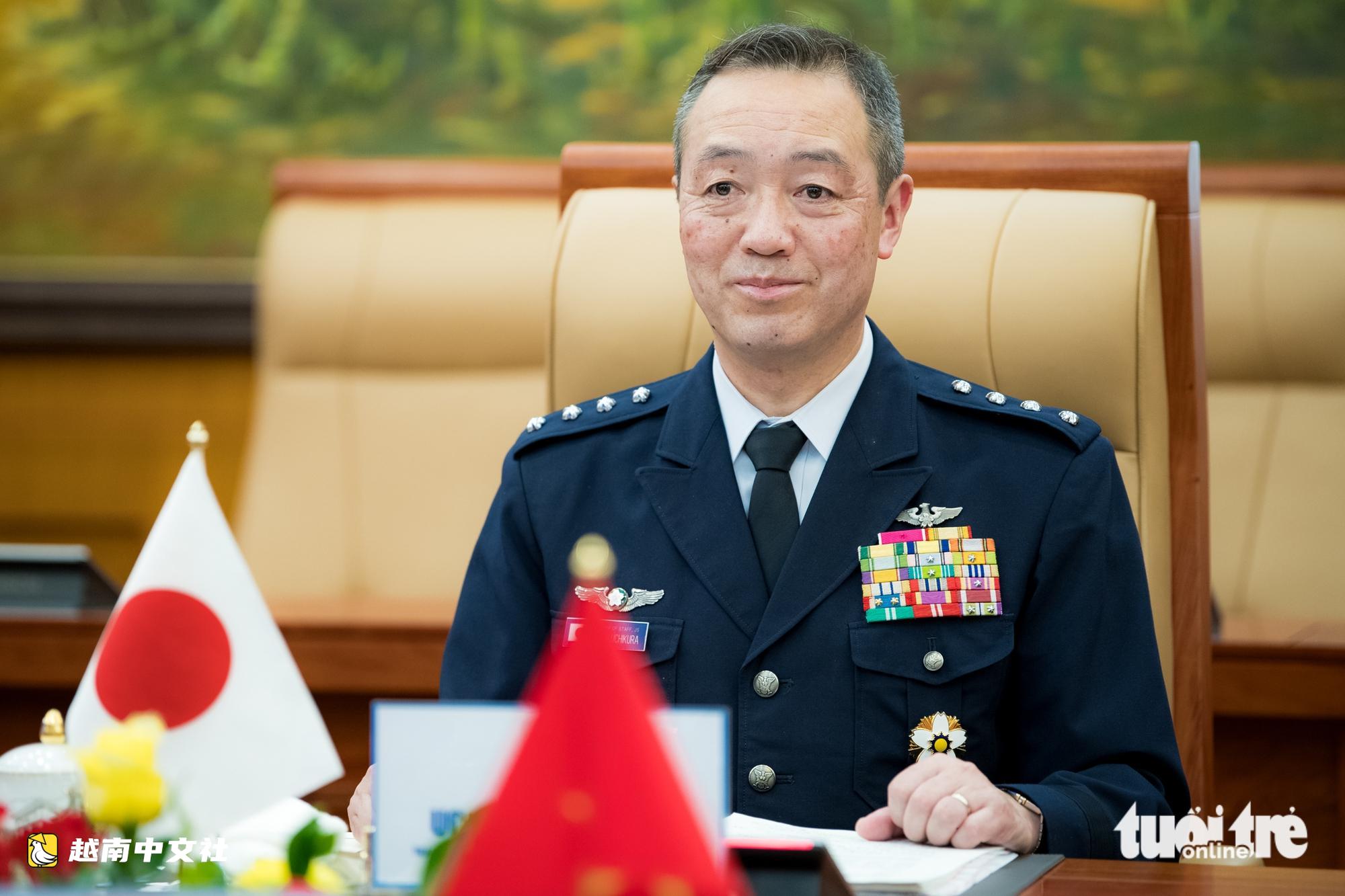 越南阮新疆大將與日本統合幕僚長舉行會談