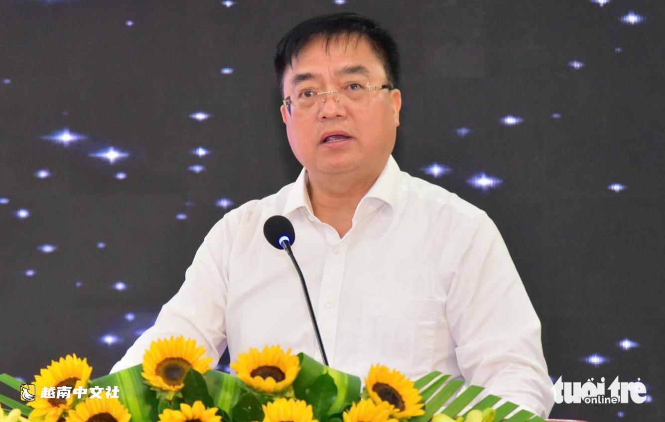 越南阮文得主席:早日解決所有積壓項目,推動兩位數增長