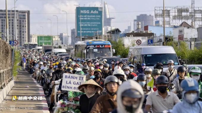 專家:僅靠疏散人口不足以解決越南胡志明市內城擁堵問題