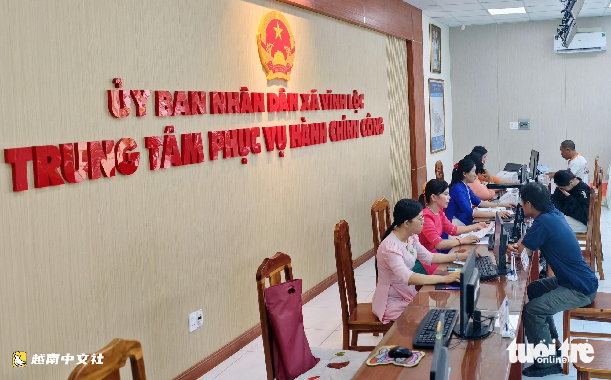 越南永禄乡实行两级政府近一年,档案处理情况如何?