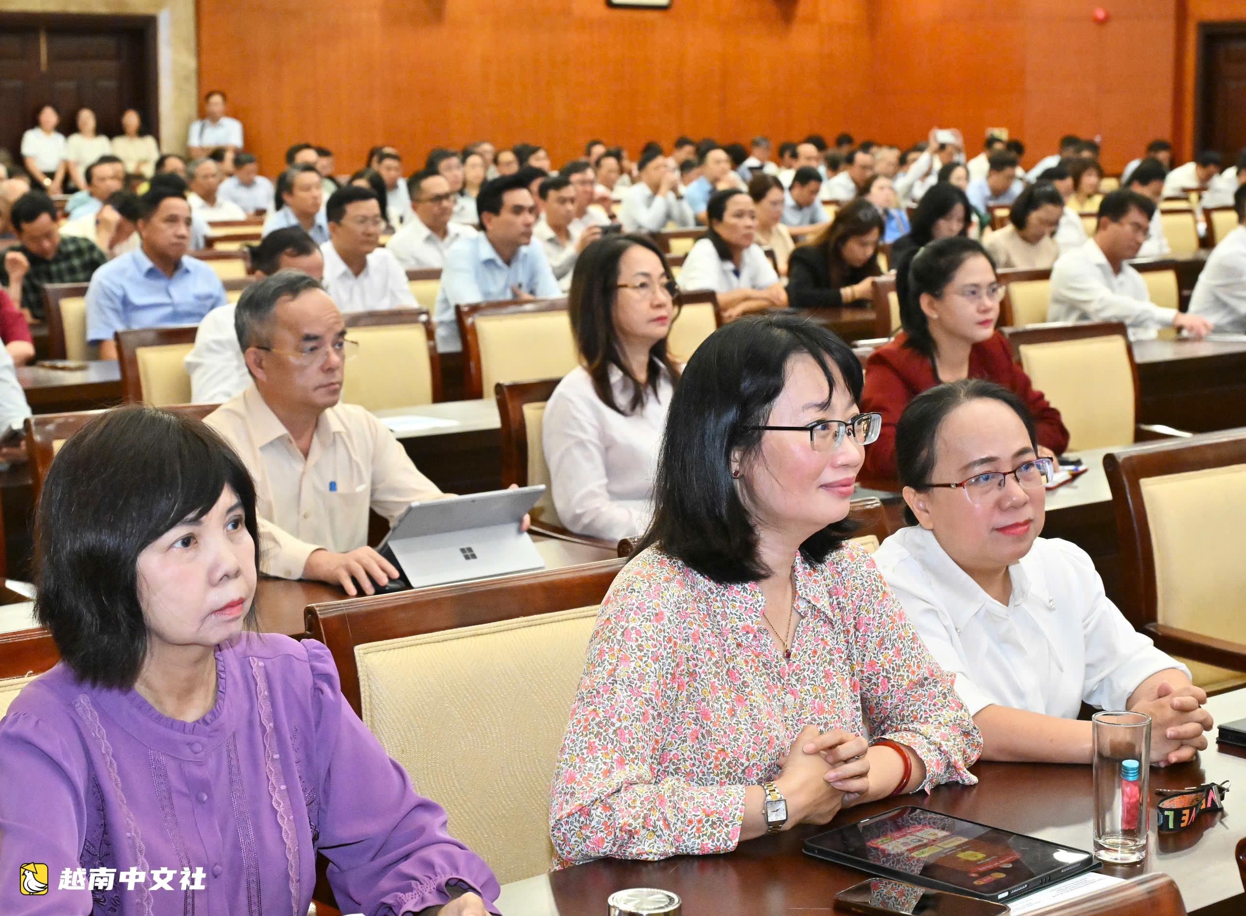 越南胡志明市市委書記陳流光:本市將建立人才招聘機制