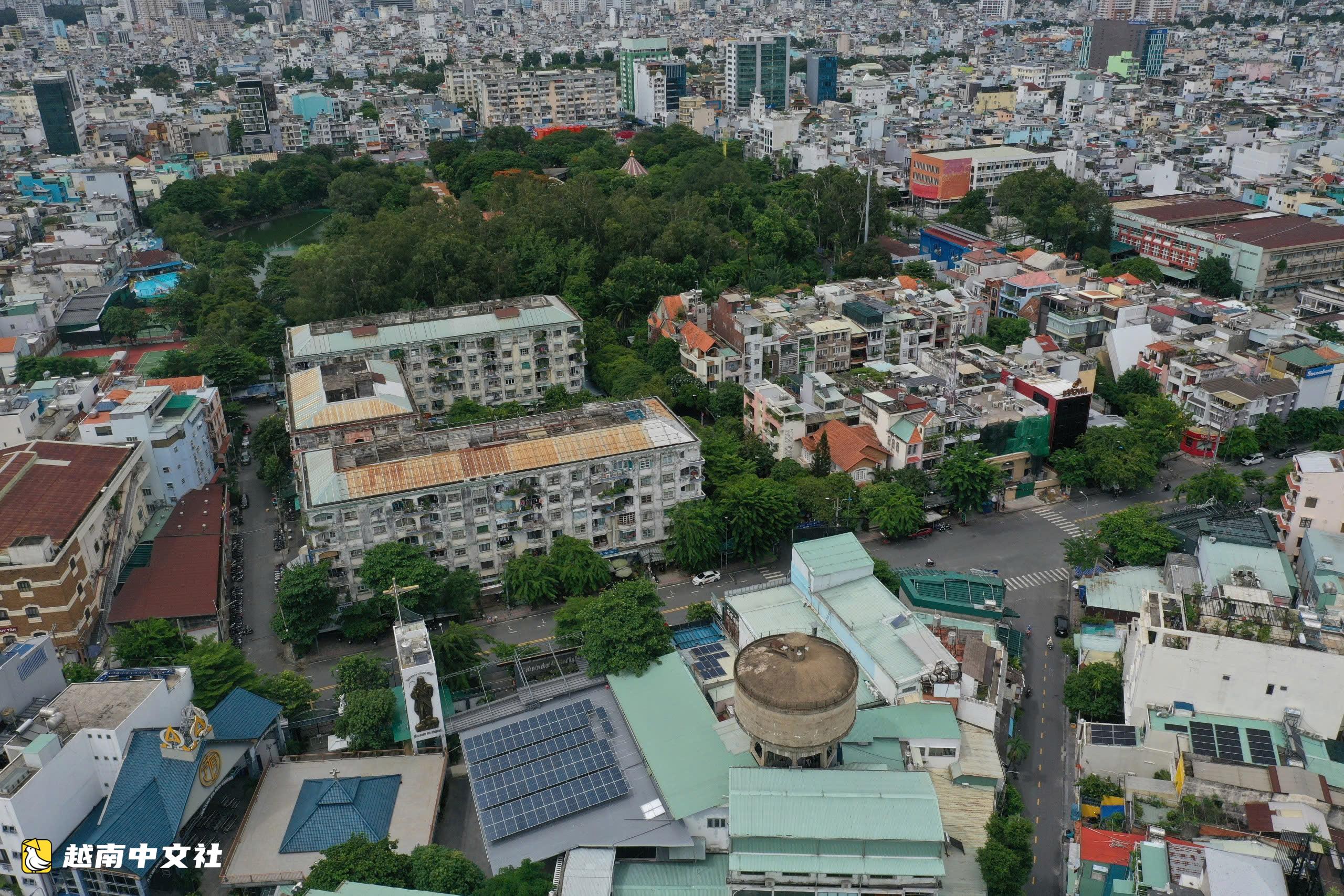 一位建築師的三張照片與黎氏蓮公園烈士集體墓坑
