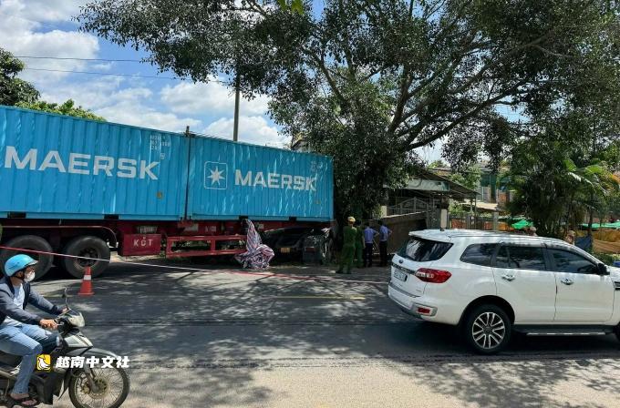 越南車禍:半掛車撞農用車,致3人死亡