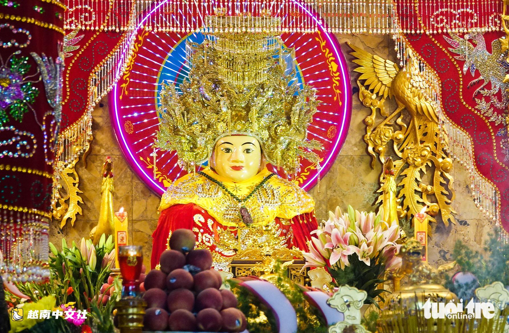 越南安江省希望将主处婆山圣庙祭祀大典打造成大型文化、旅游活动