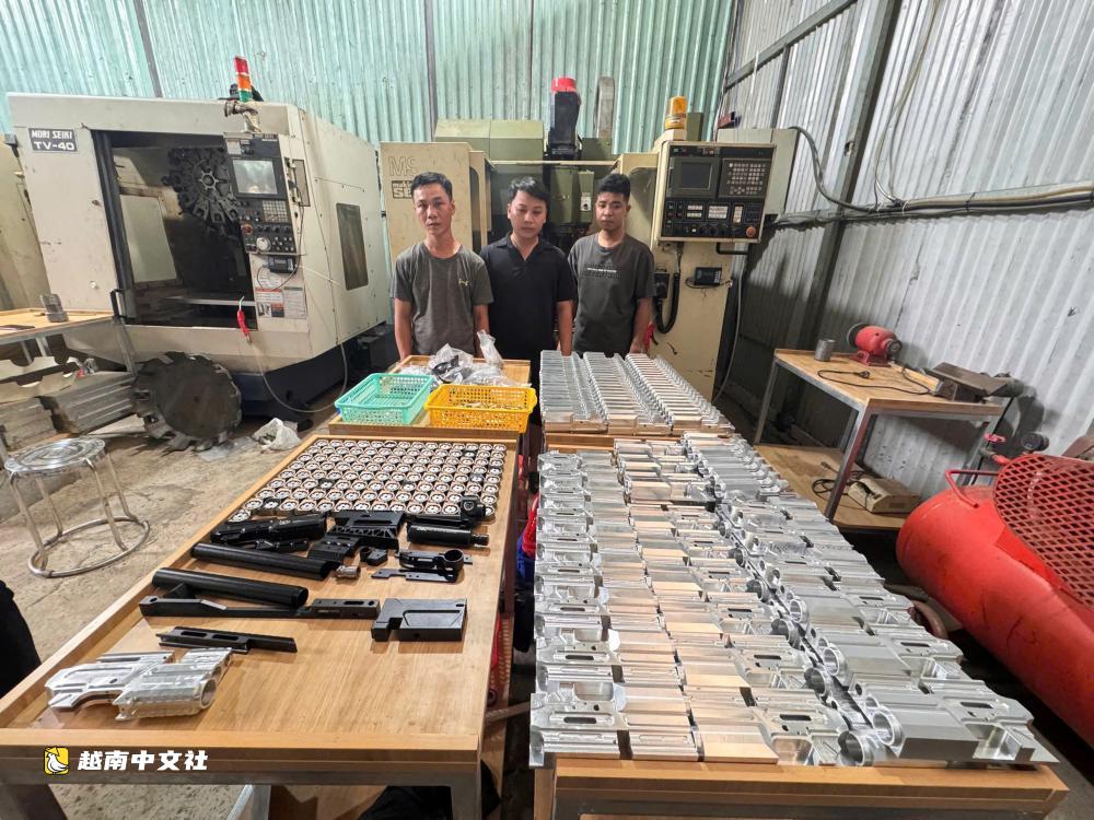 越南警方在胡志明市和同奈省搗毀兩處大規模非法軍用武器生產窩點