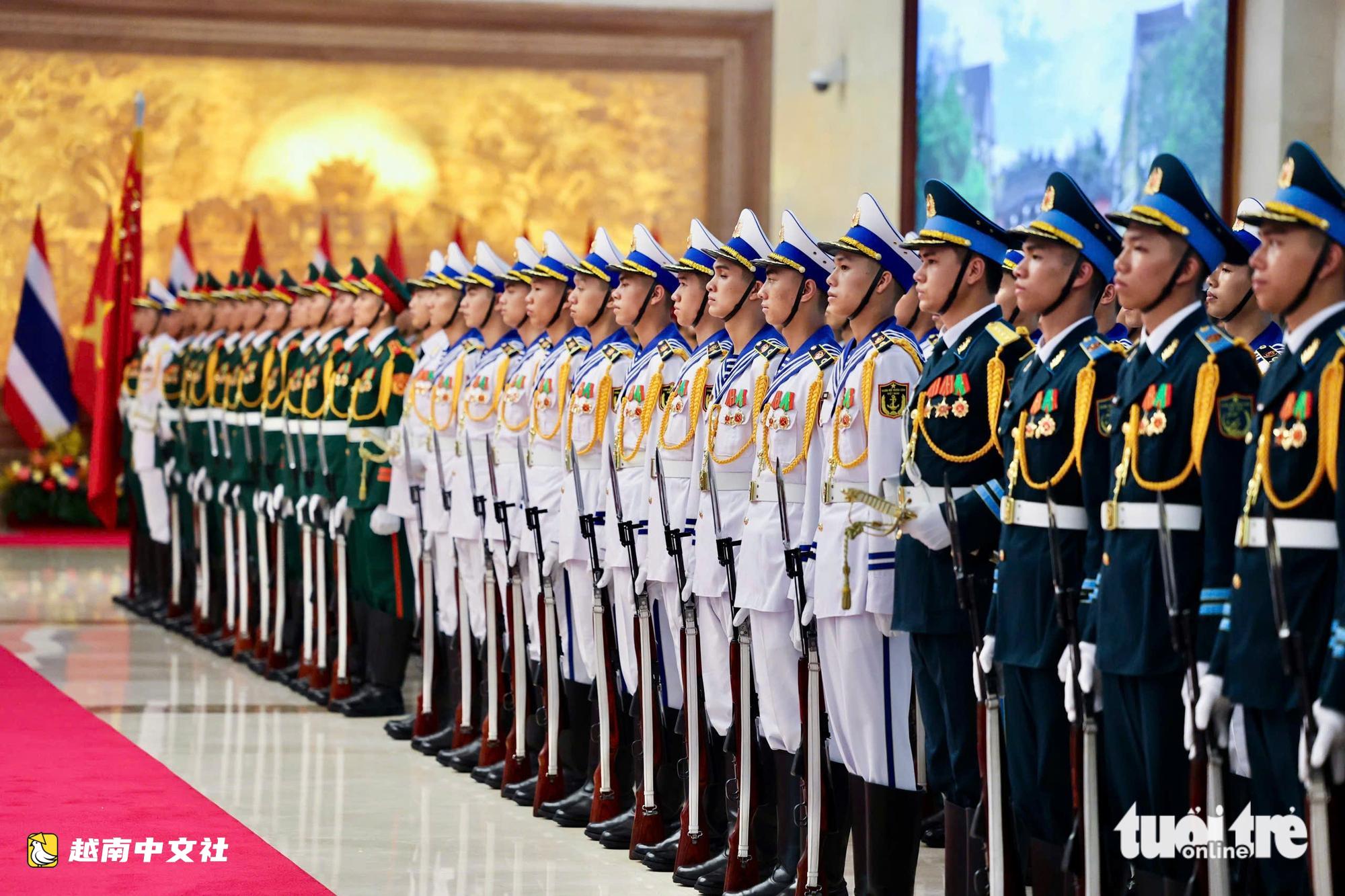越南舉行儀式歡迎泰國總理阿努廷·查恩維拉庫爾首次訪越