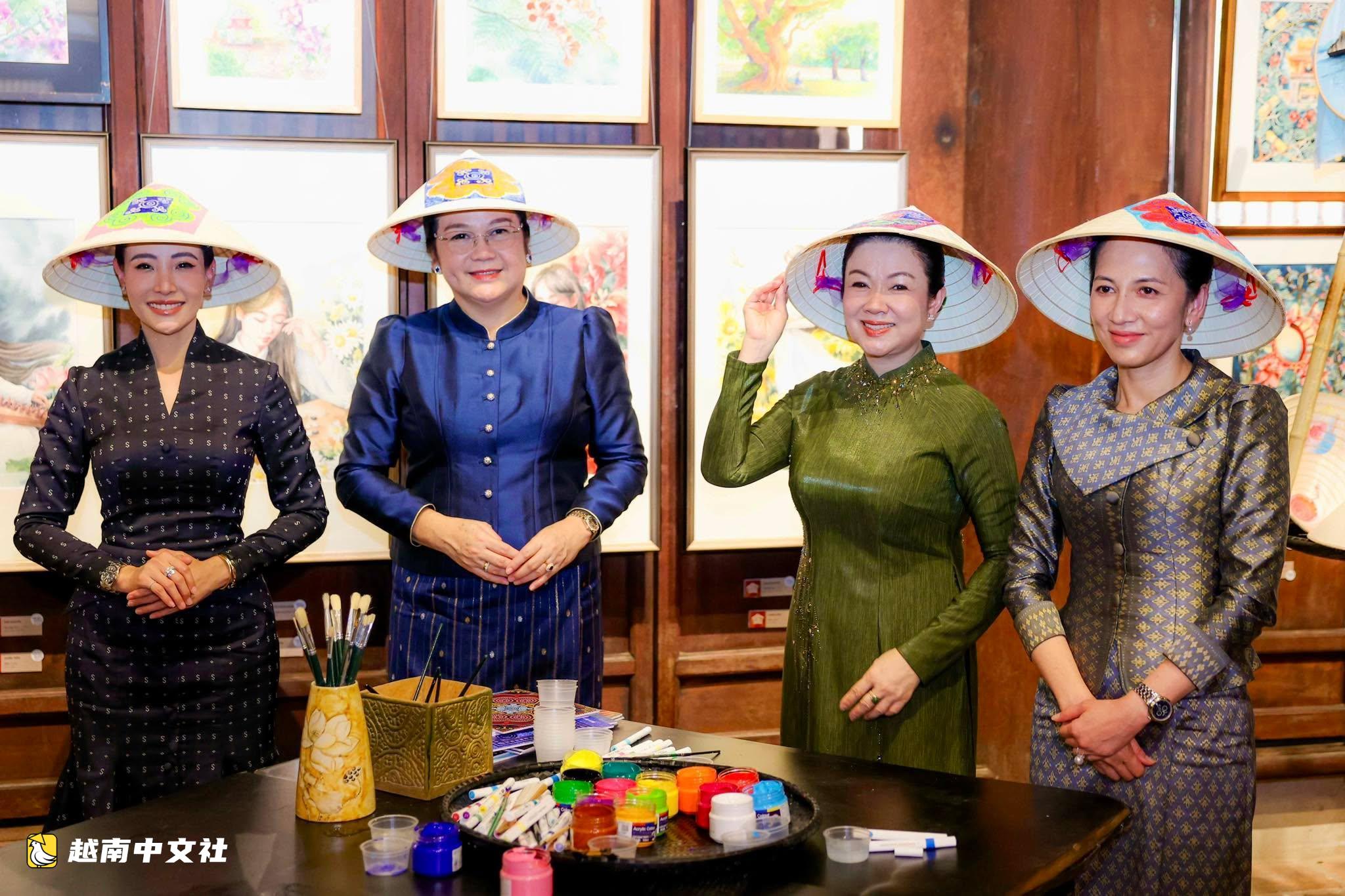 越南總理黎民興夫人與老撾、柬埔寨、泰國總理夫人參觀文廟-國子監