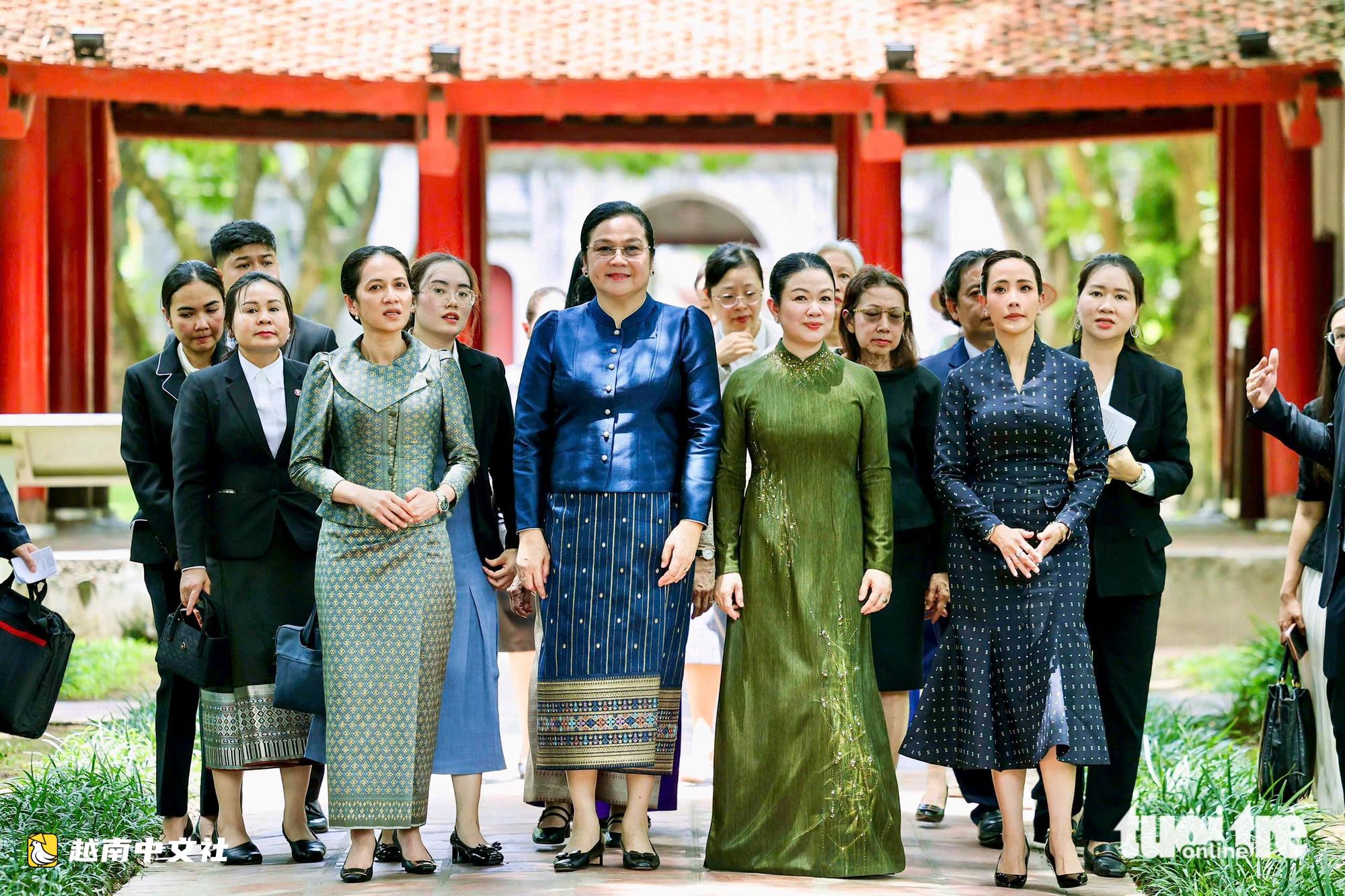越南總理黎民興夫人與老撾、柬埔寨、泰國總理夫人參觀文廟-國子監