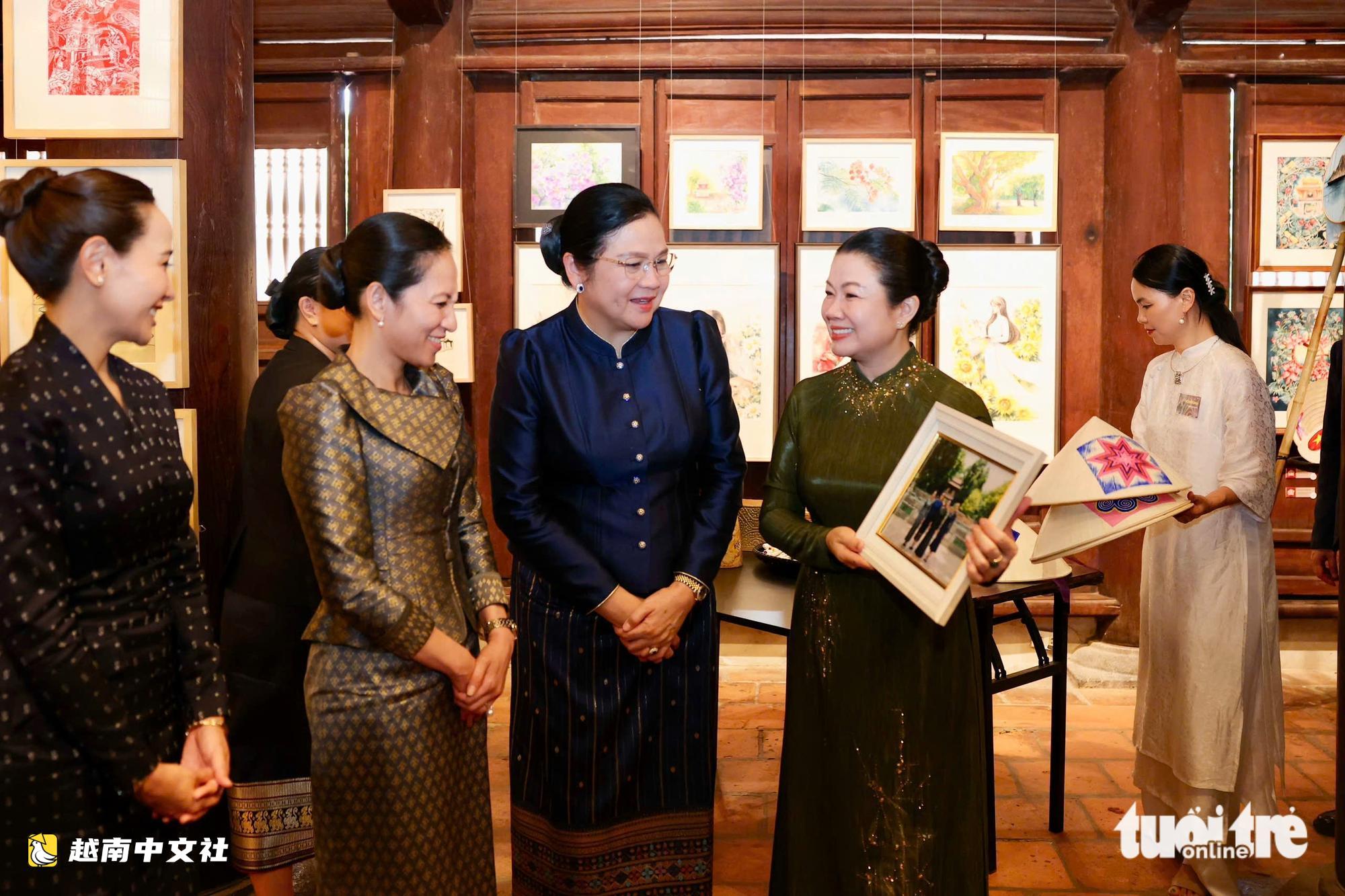 越南總理黎民興夫人與老撾、柬埔寨、泰國總理夫人參觀文廟-國子監