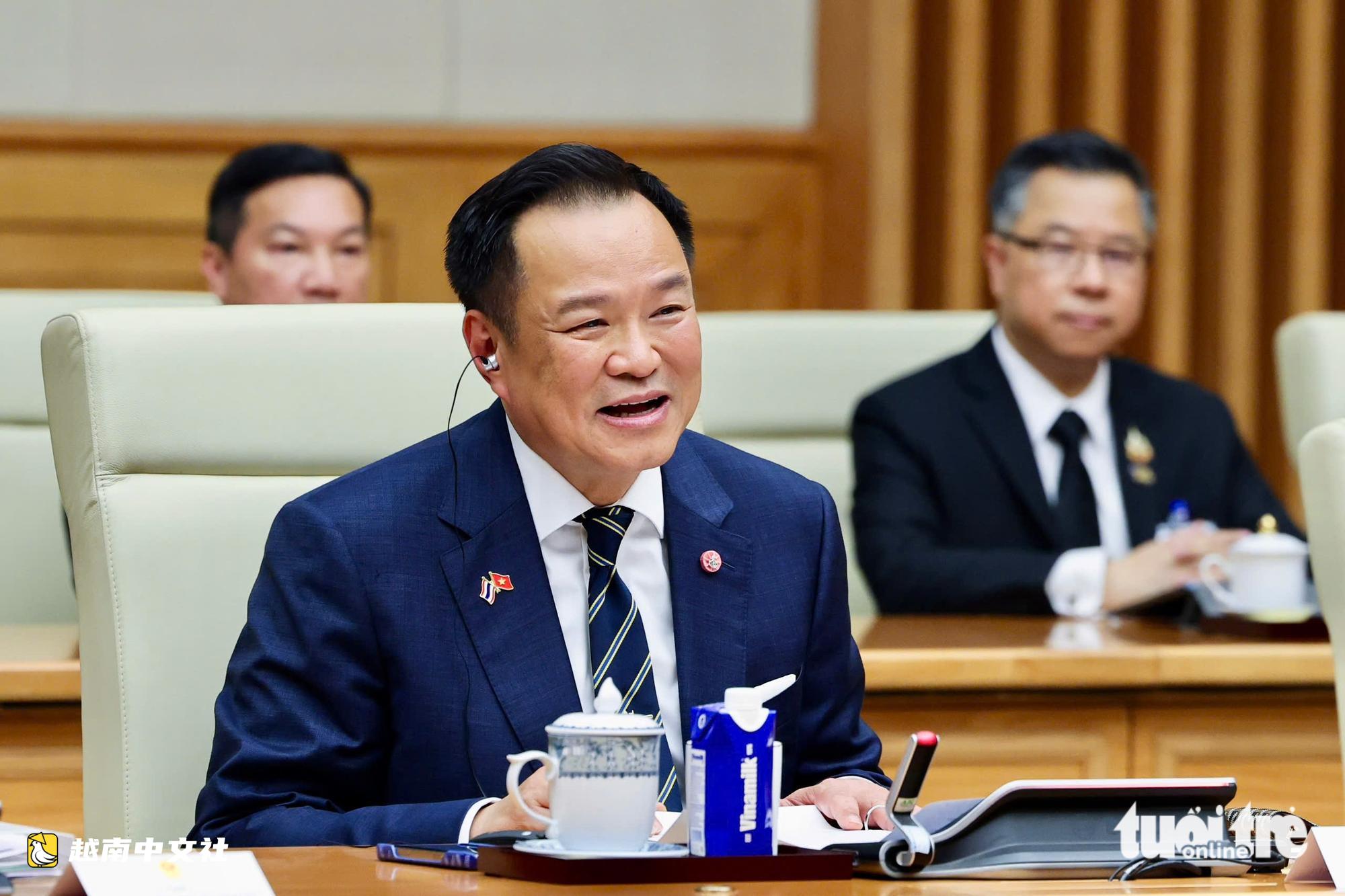 越南舉行儀式歡迎泰國總理阿努廷·查恩維拉庫爾首次訪越