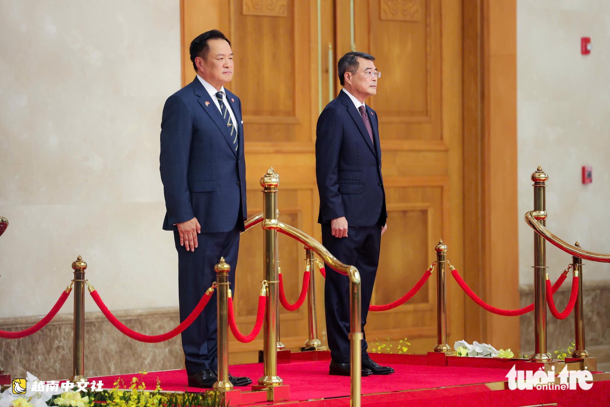 越南舉行儀式歡迎泰國總理阿努廷·查恩維拉庫爾首次訪越